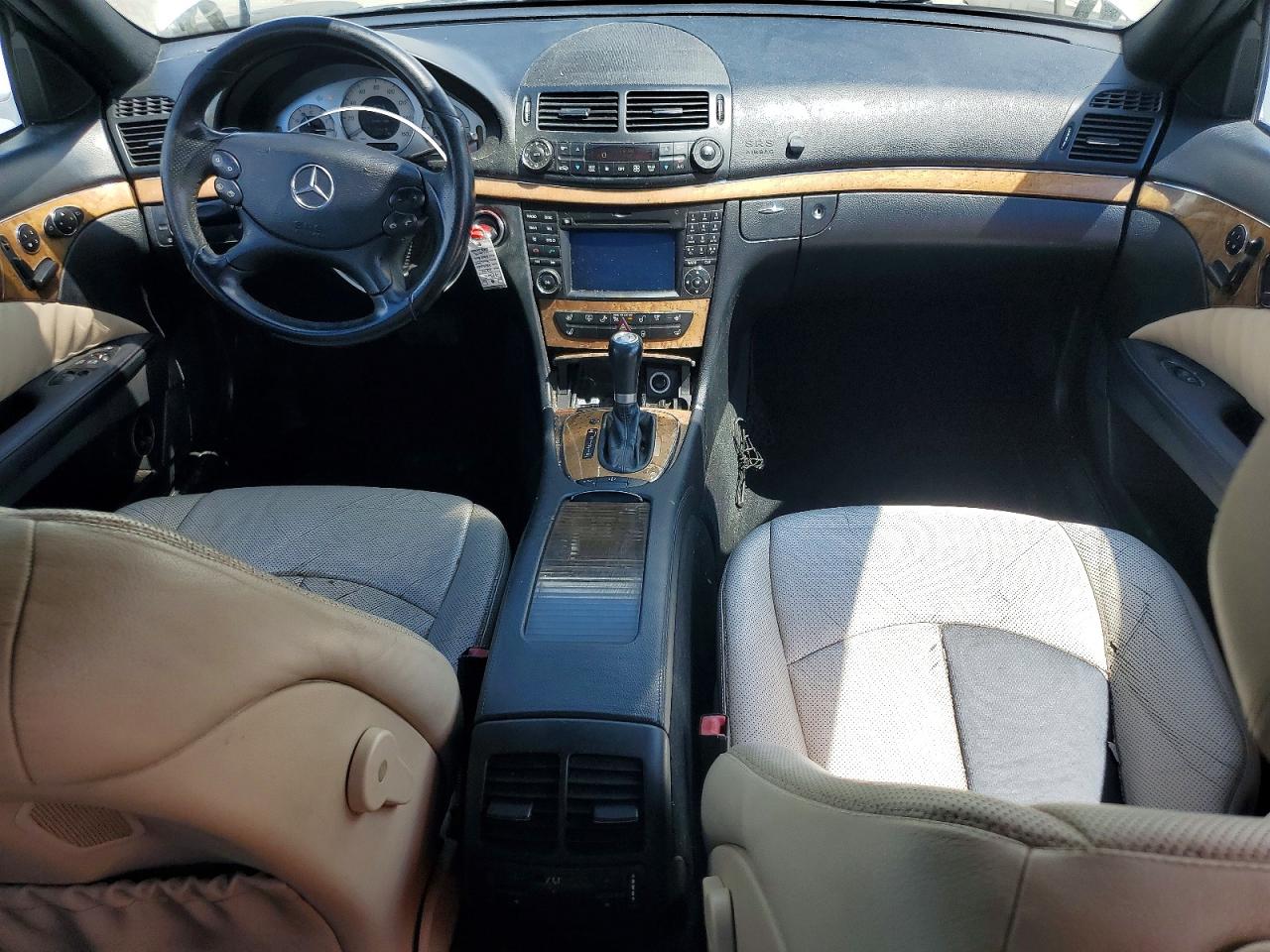 2009 Mercedes-benz E 550 White vin: WDBUF72X19B377343