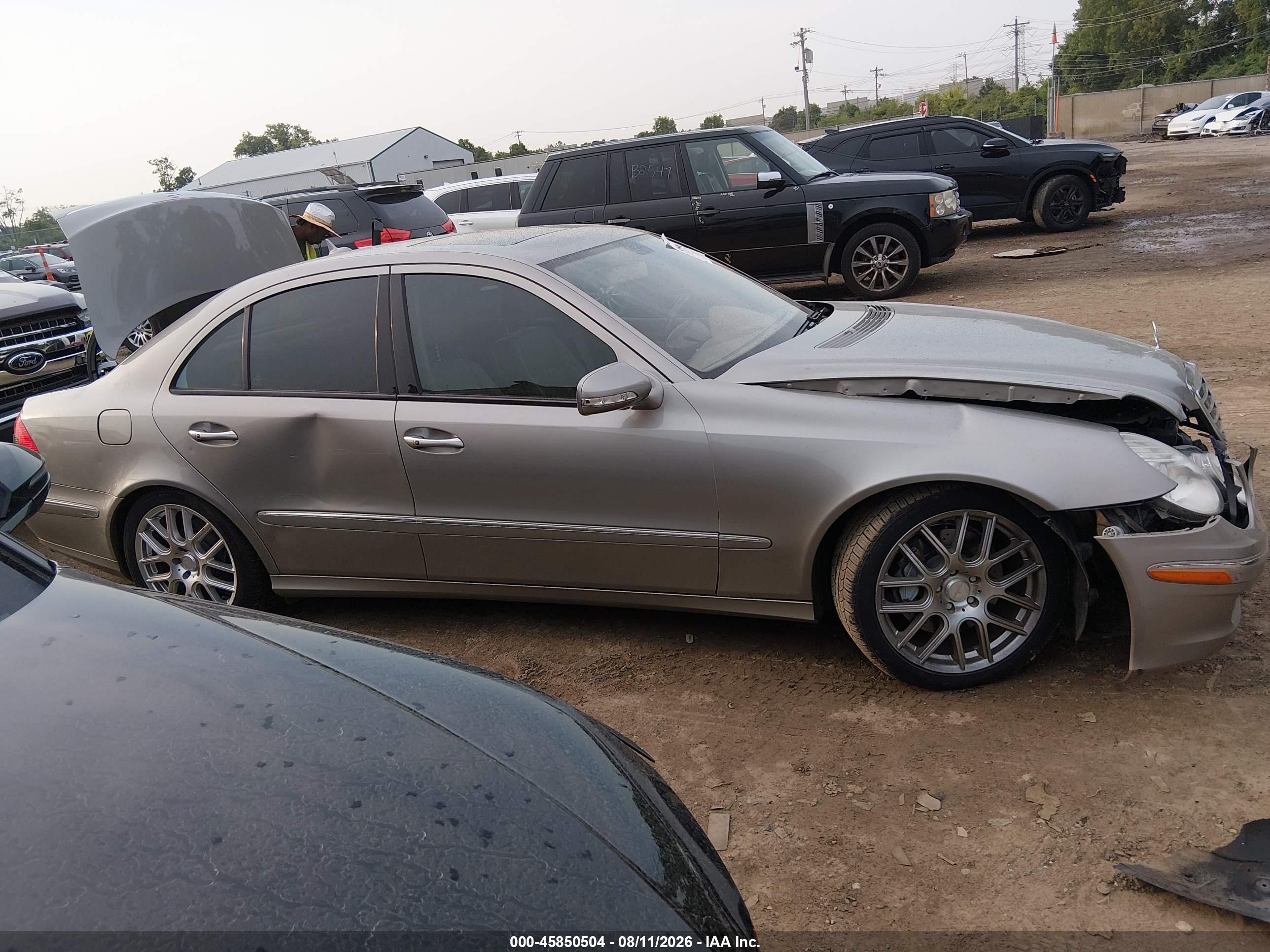 2007 Mercedes-benz E 550   Золотой vin: WDBUF72X27B123881