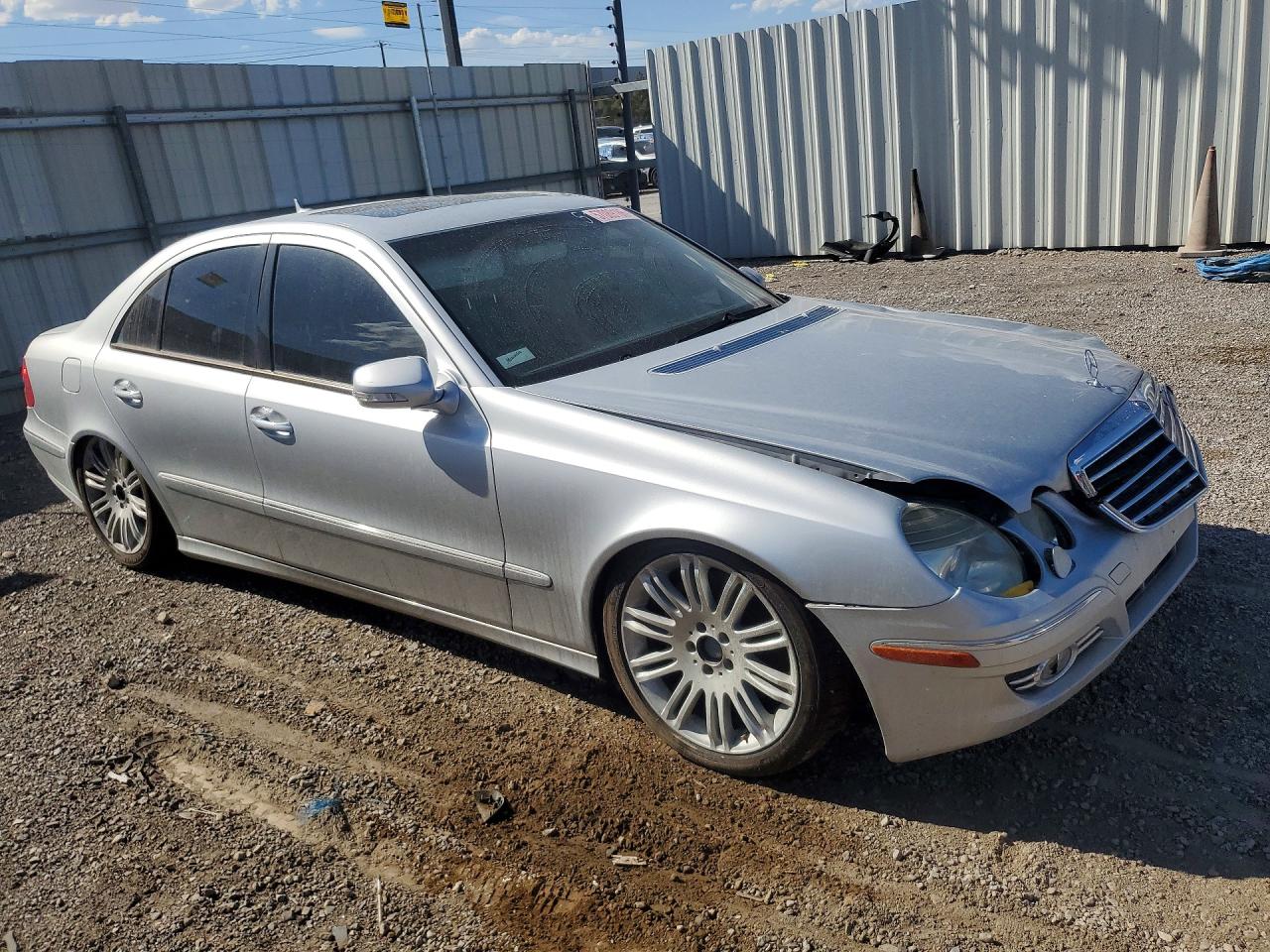2007 Mercedes-benz E 550 Silver vin: WDBUF72X37B051069