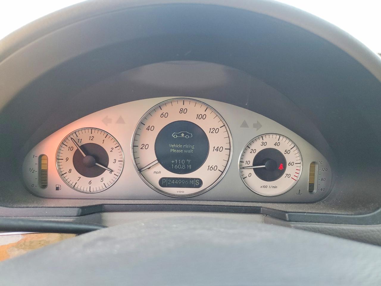 2007 Mercedes-benz E 550 Silver vin: WDBUF72X37B051069