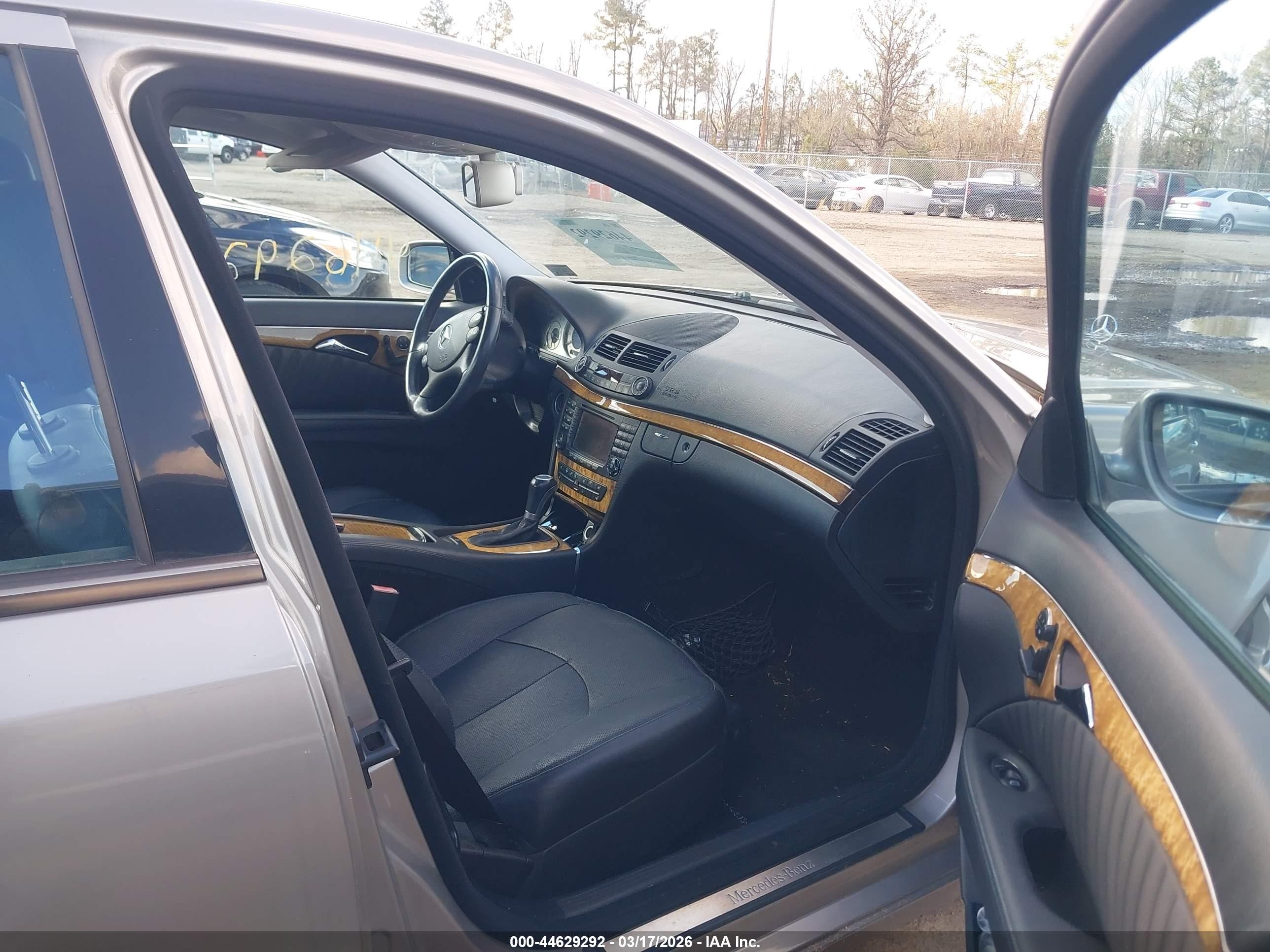 2007 Mercedes-benz E 550   Gray vin: WDBUF72X47B074716