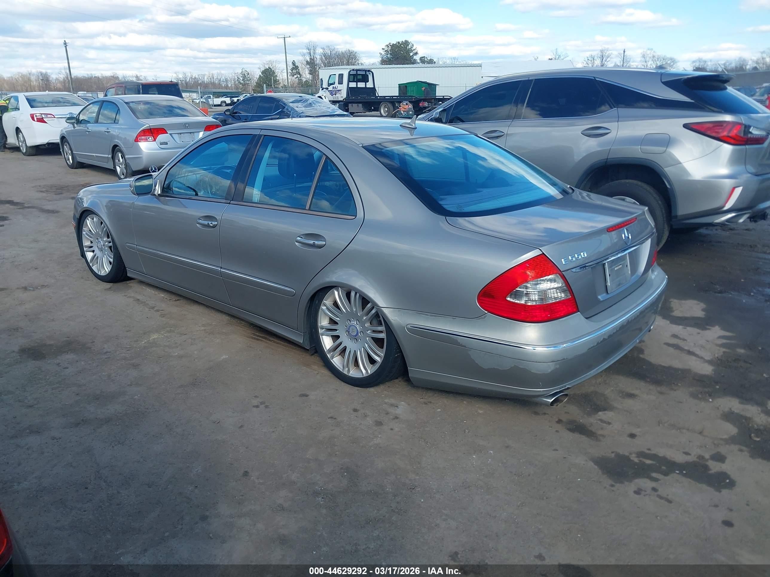 2007 Mercedes-benz E 550   Gray vin: WDBUF72X47B074716