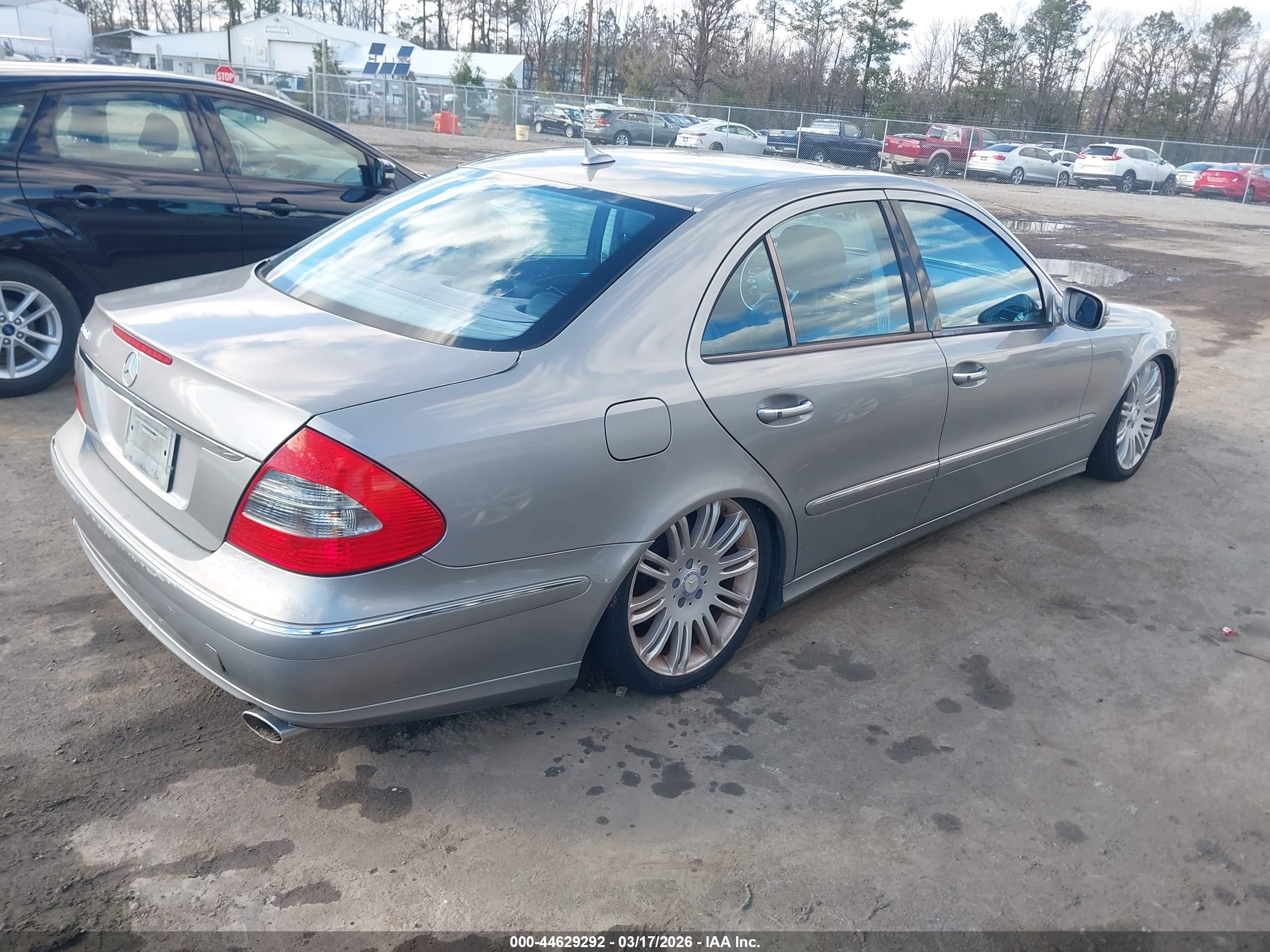 2007 Mercedes-benz E 550   Gray vin: WDBUF72X47B074716