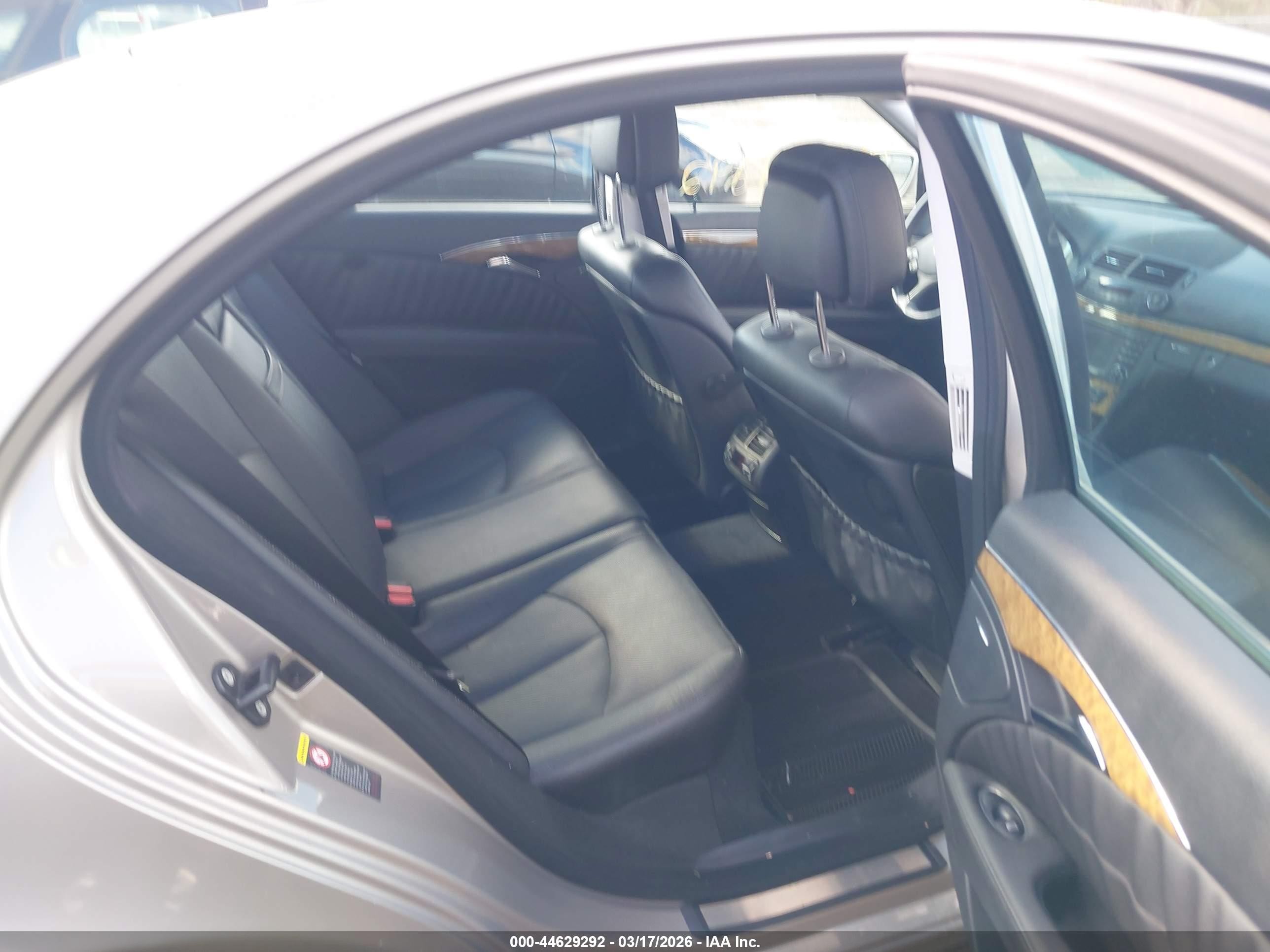 2007 Mercedes-benz E 550   Gray vin: WDBUF72X47B074716