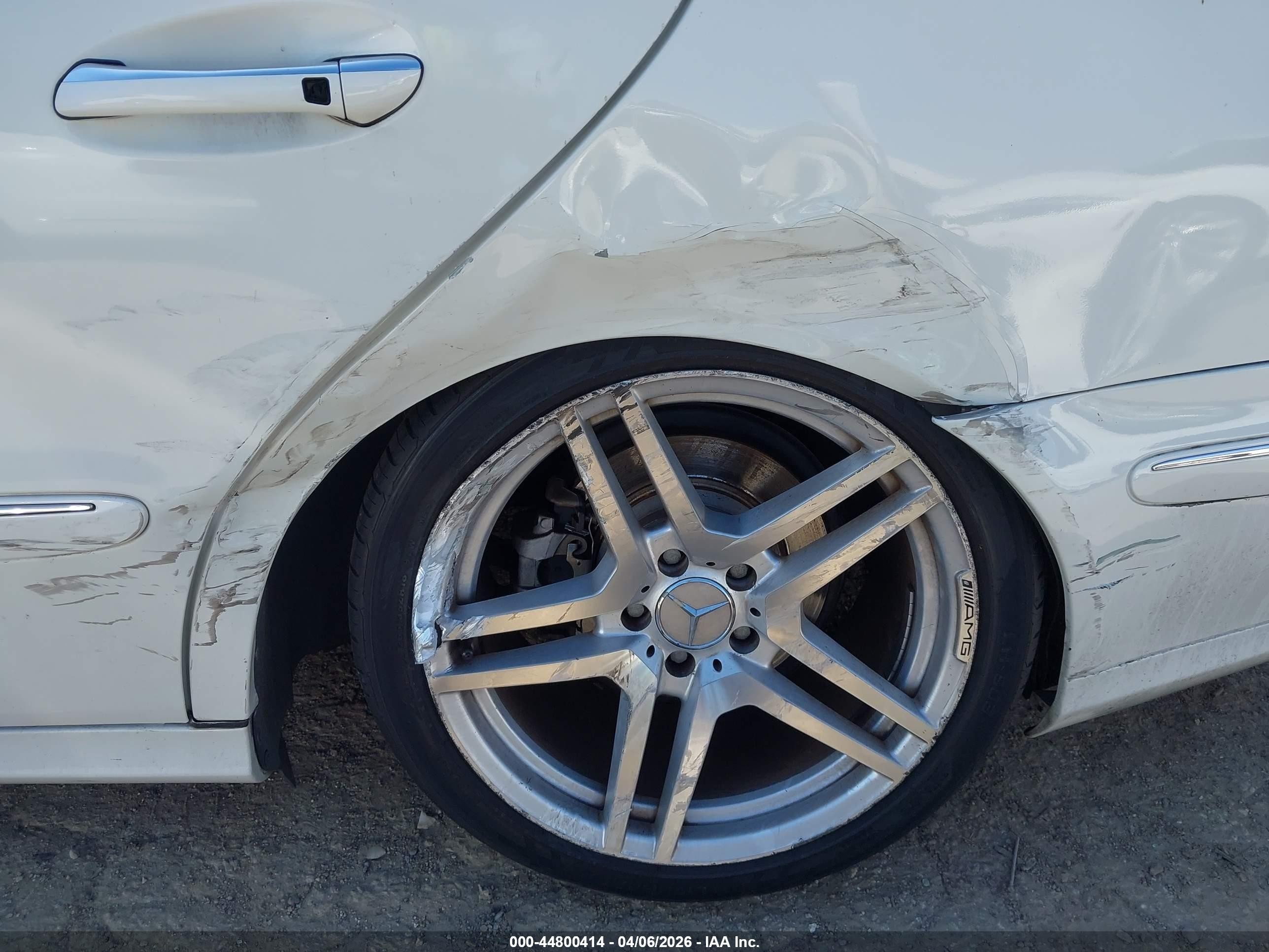2007 Mercedes-benz E 550   White vin: WDBUF72X47B098966