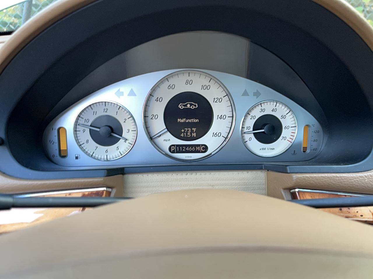 2007 Mercedes-benz E 550 Brown vin: WDBUF72X57B138617