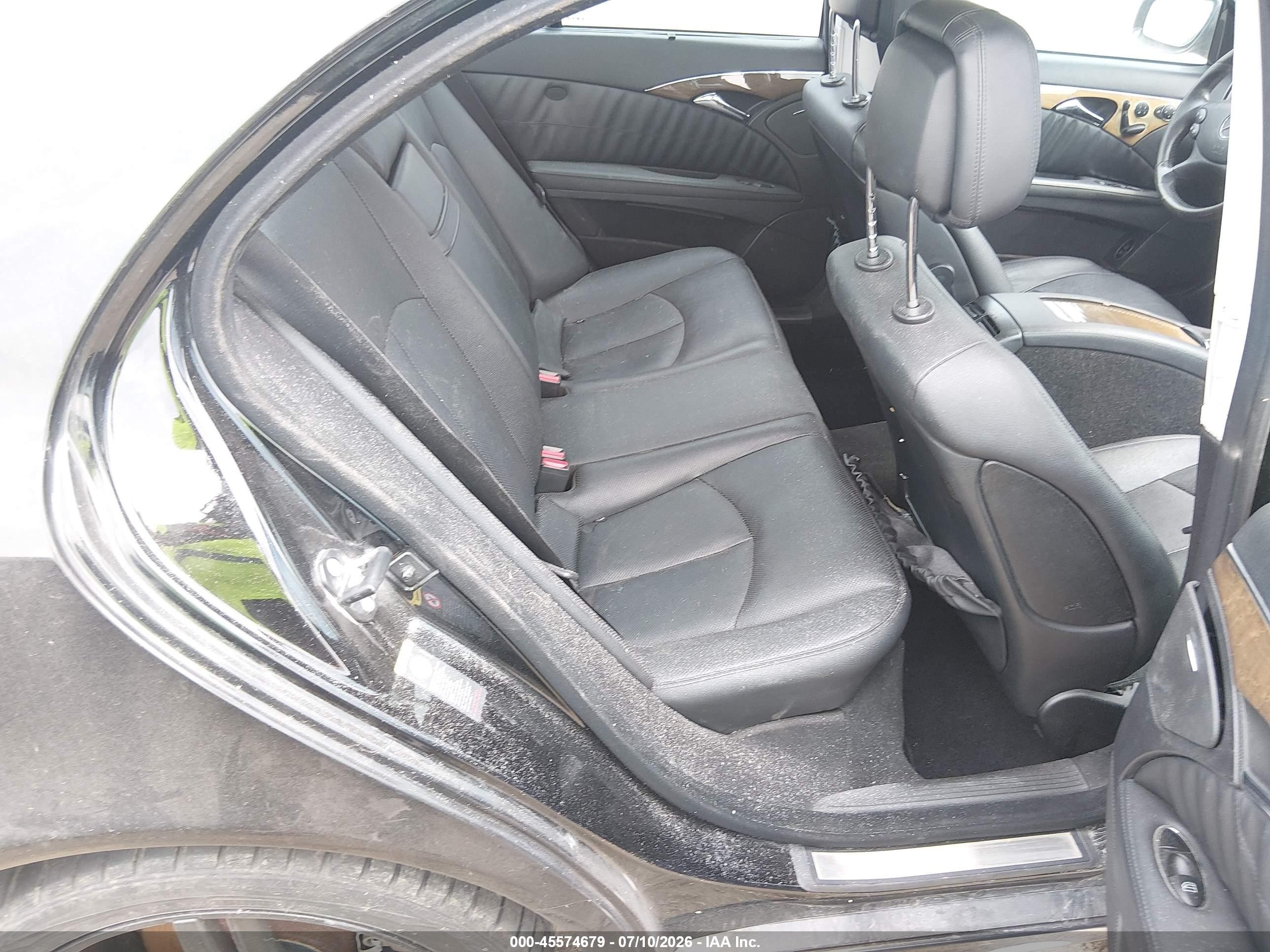 2009 Mercedes-benz E 550   Black vin: WDBUF72X69B370730