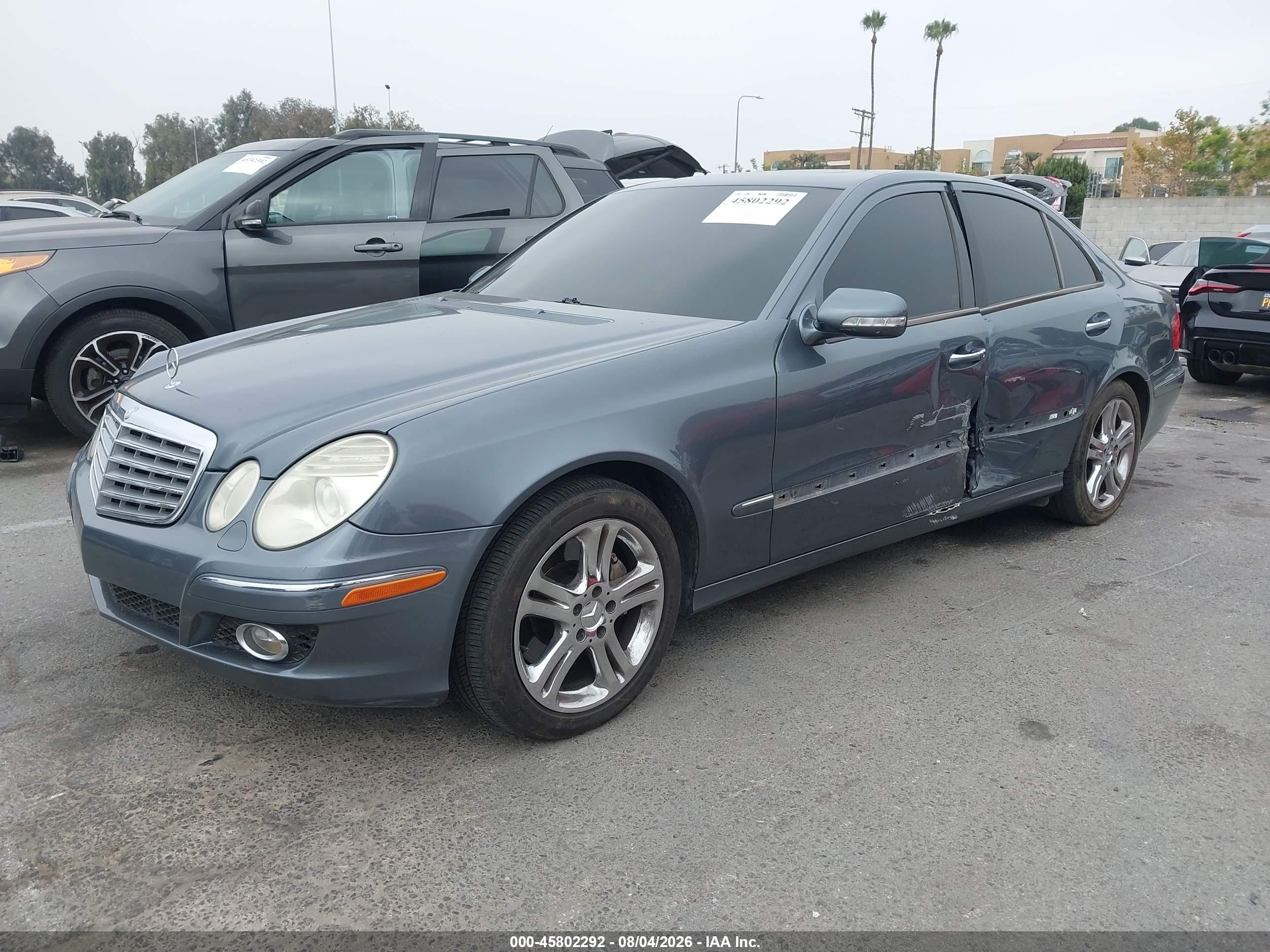 2007 Mercedes-benz E 550   Blue vin: WDBUF72X97B018920