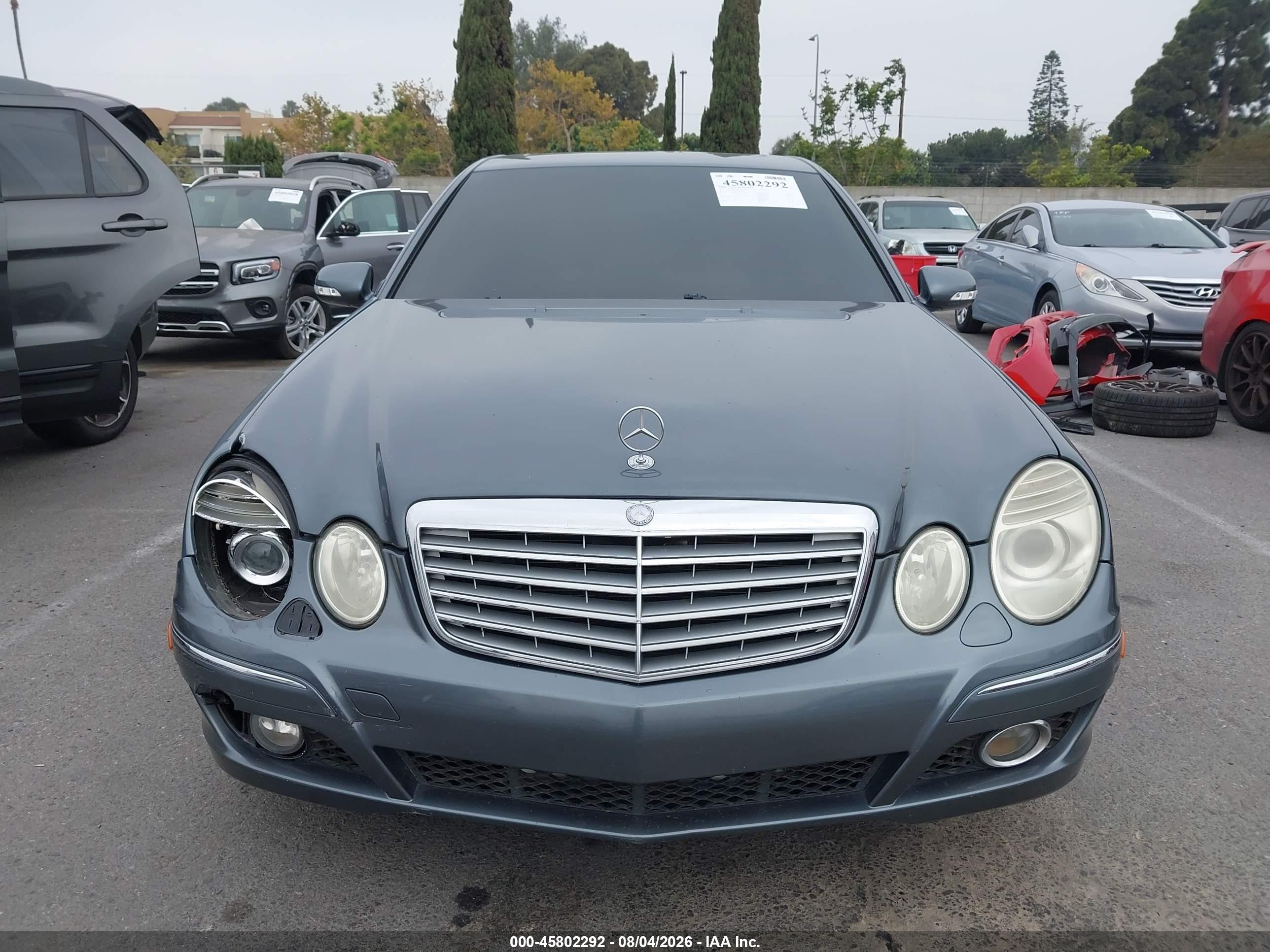 2007 Mercedes-benz E 550   Blue vin: WDBUF72X97B018920