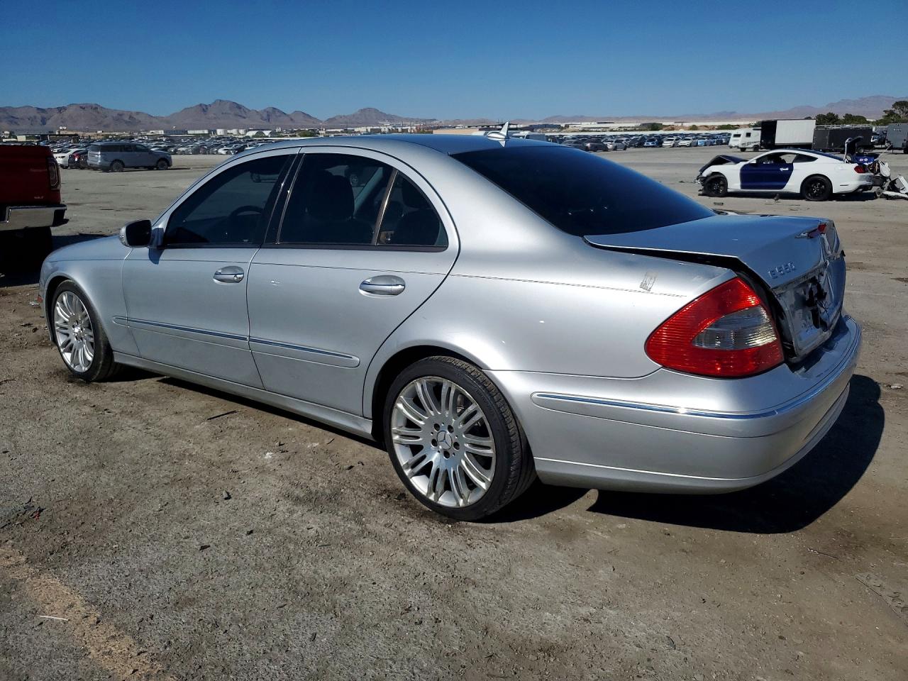2007 Mercedes-benz E 550 Серебряный vin: WDBUF72X97B114983