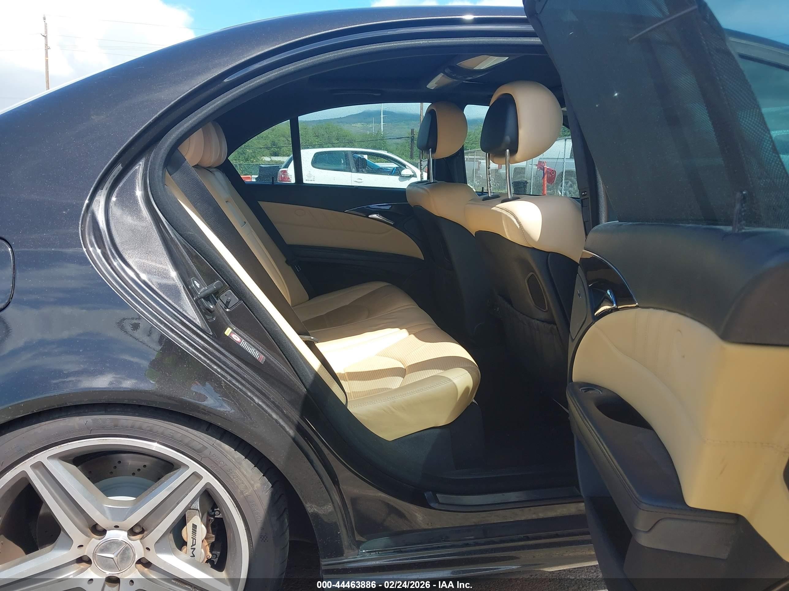 2007 Mercedes-benz E-class 6.3l Amg Черный vin: WDBUF77X27B057907