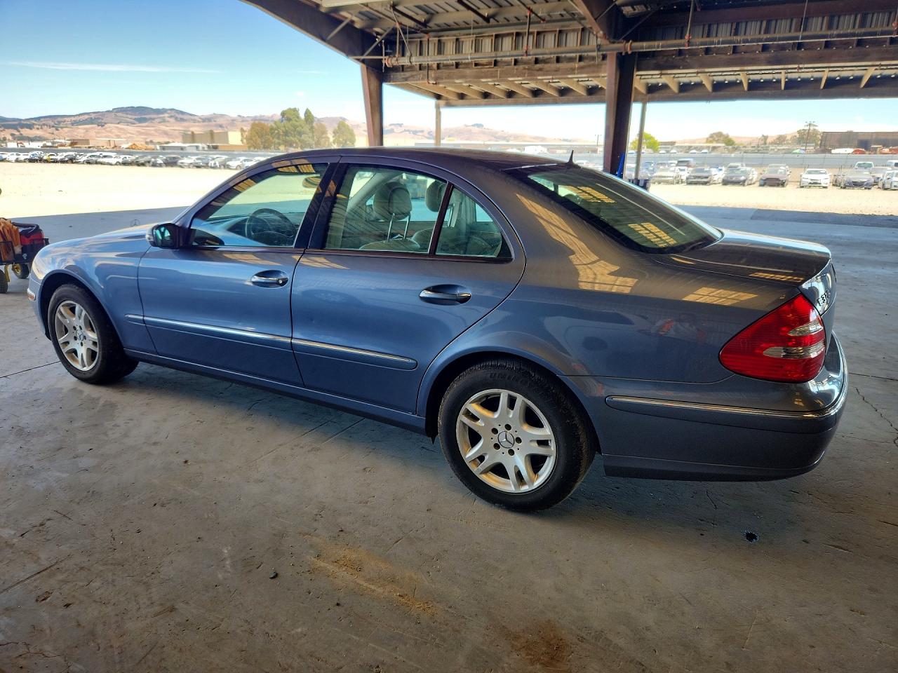 2004 Mercedes-benz E 320 4matic Blue vin: WDBUF82J24X111293