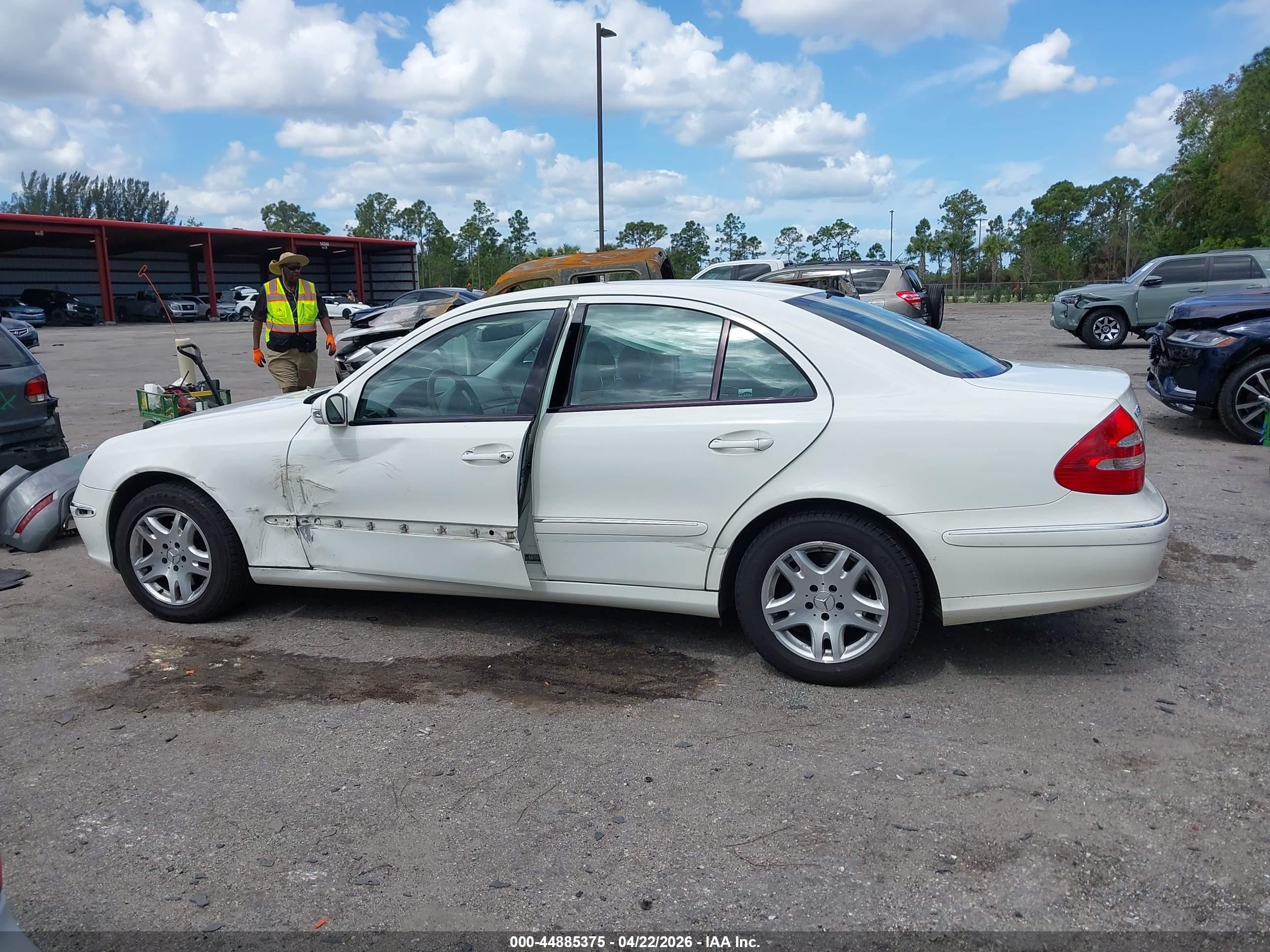 2005 Mercedes-benz E 320 4matic White vin: WDBUF82J75X175122