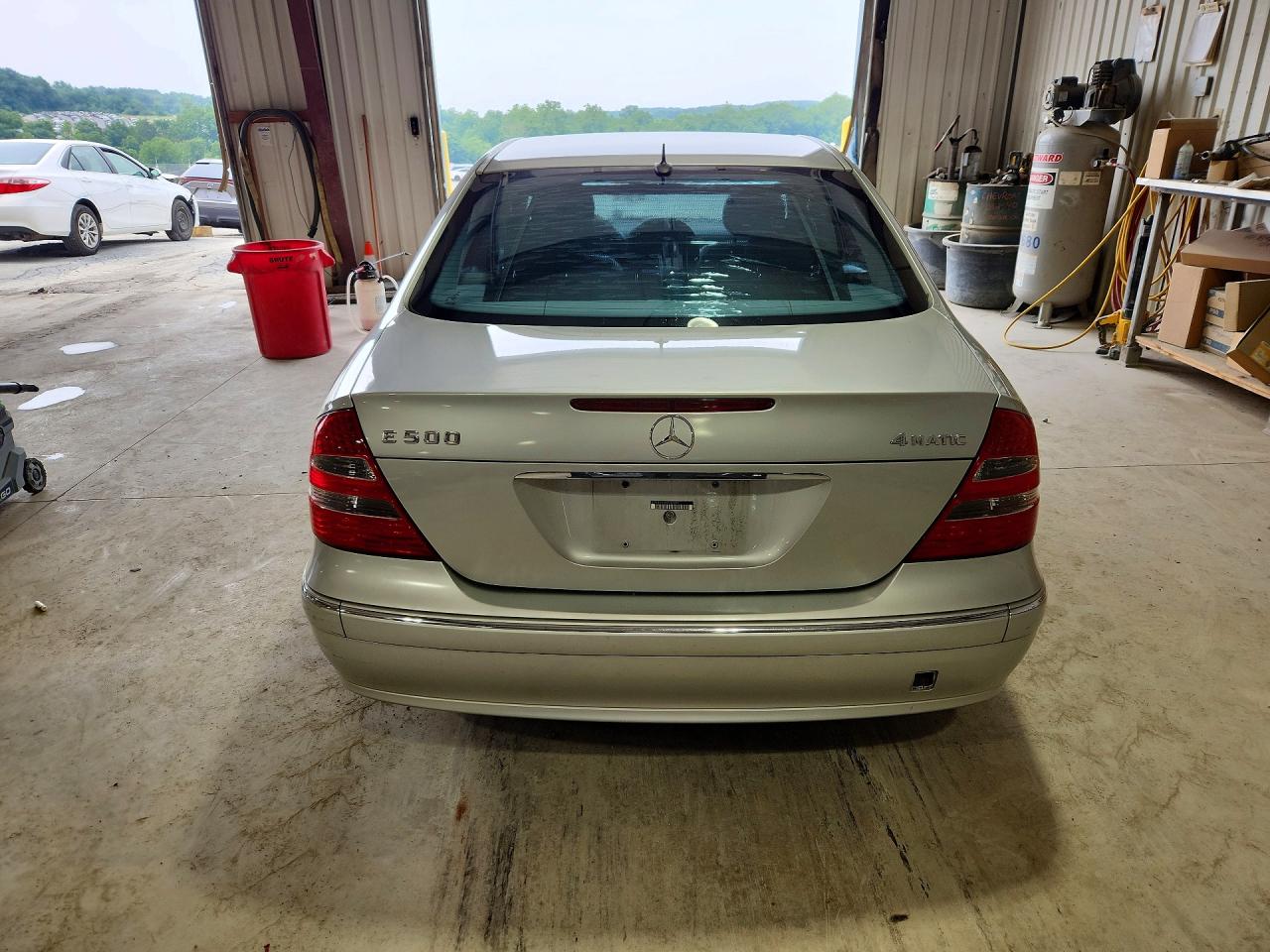 2005 Mercedes-benz E 500 4matic Silver vin: WDBUF83J25X187046