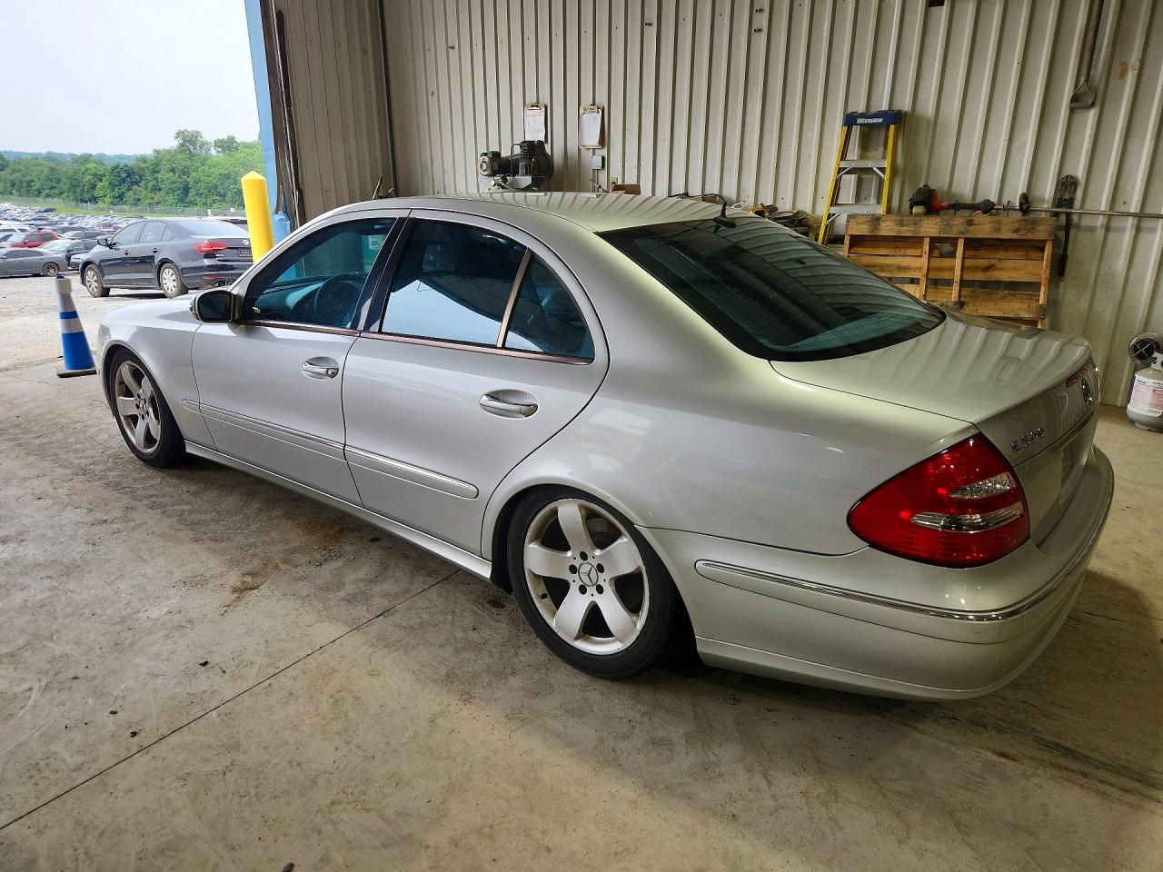 2005 Mercedes-benz E 500 4matic Silver vin: WDBUF83J25X187046