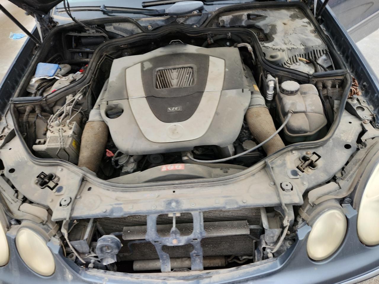 2006 Mercedes Benz E-class Silver vin: WDBUF87J36X187813