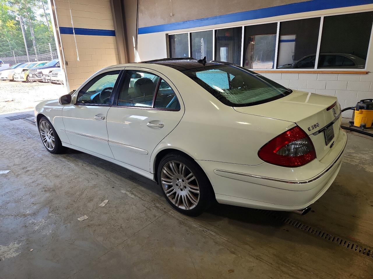 2008 Mercedes-benz E 350 4matic White vin: WDBUF87X08B301299
