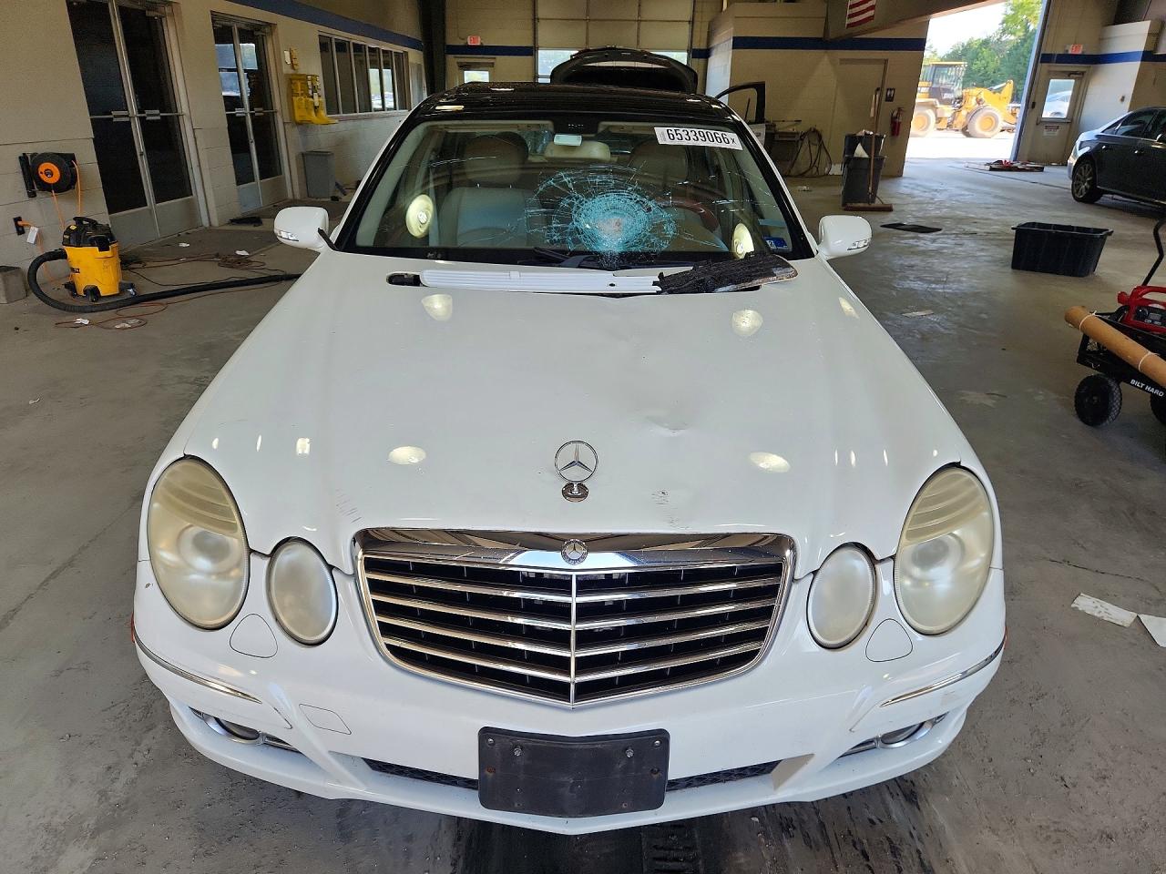 2008 Mercedes-benz E 350 4matic White vin: WDBUF87X08B301299