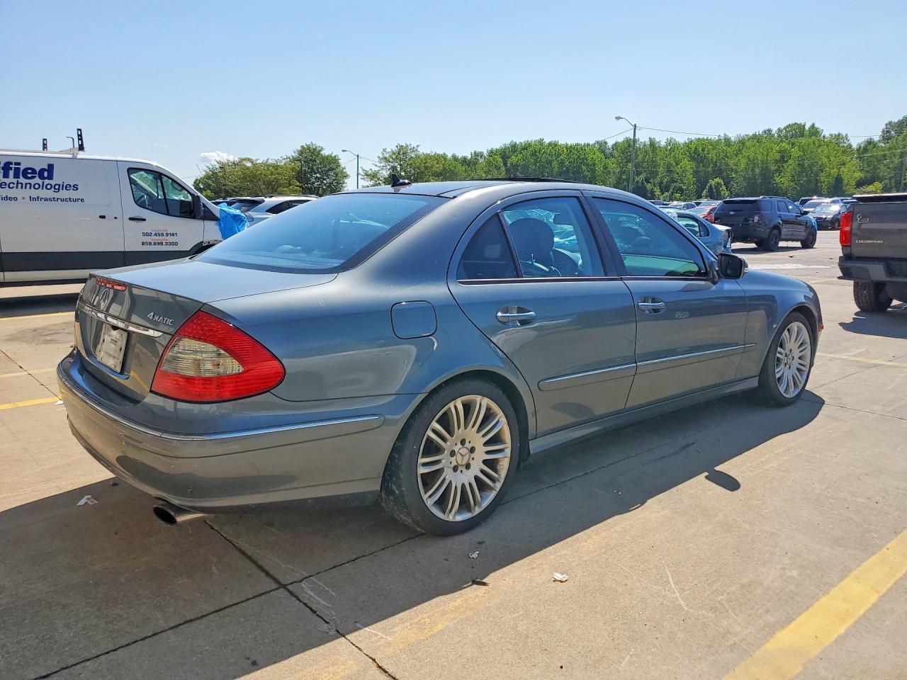 2008 Mercedes-benz E 350 4matic Gray vin: WDBUF87X18B247415