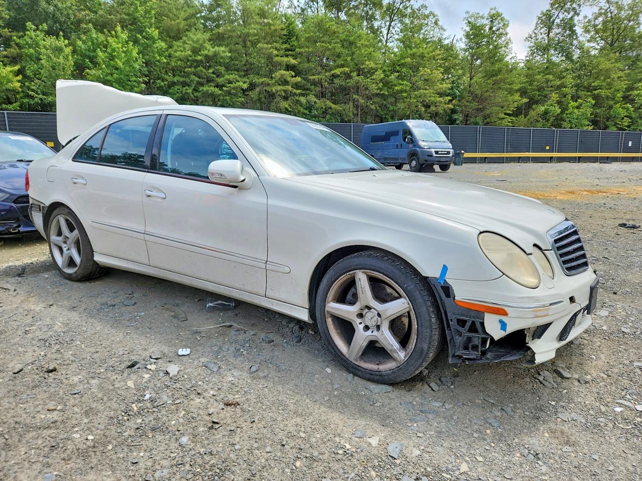 2009 Mercedes-benz E 350 4matic White vin: WDBUF87X29B385854