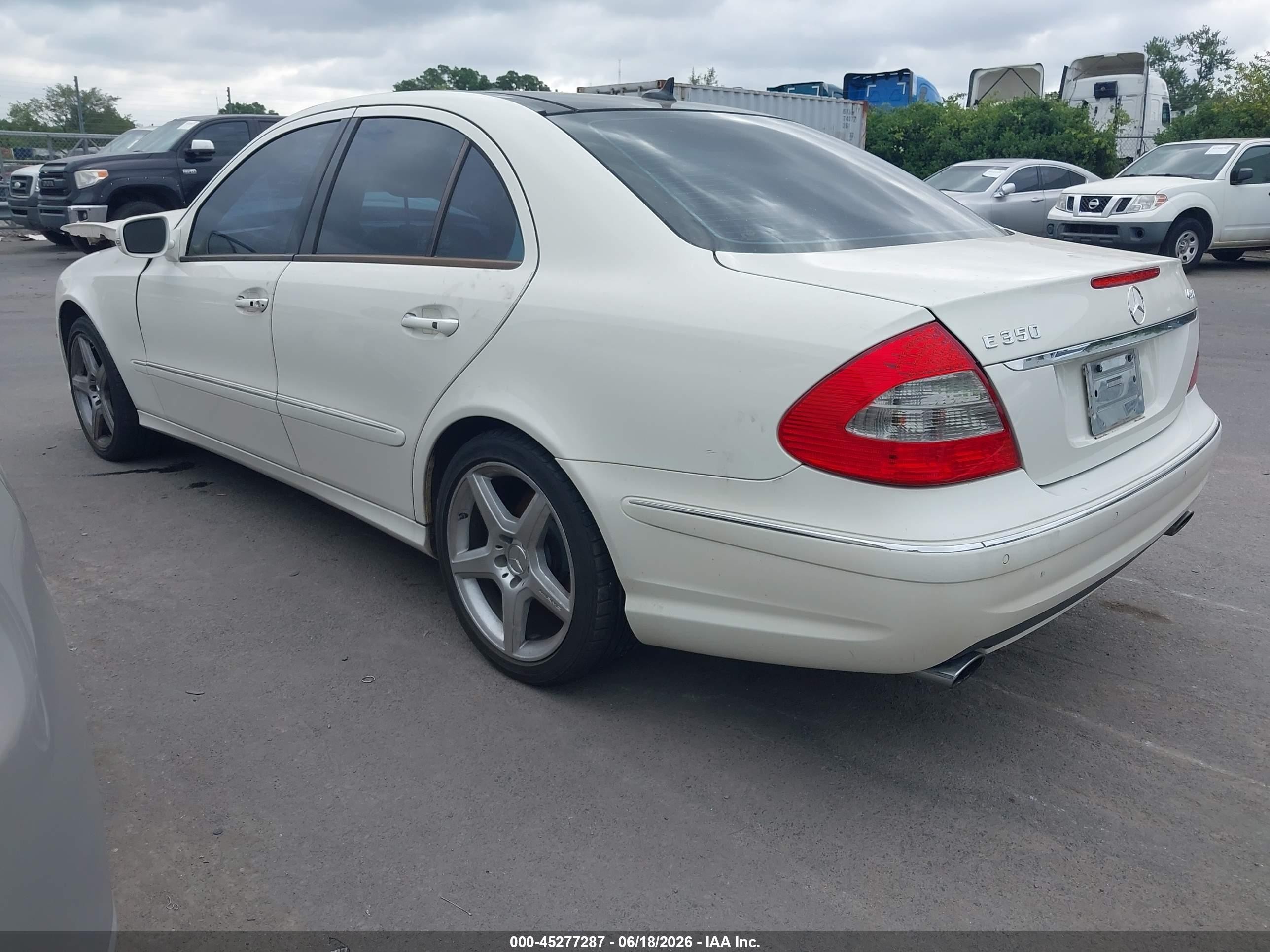 2009 Mercedes-benz E 350 4matic Cream vin: WDBUF87X69B403918