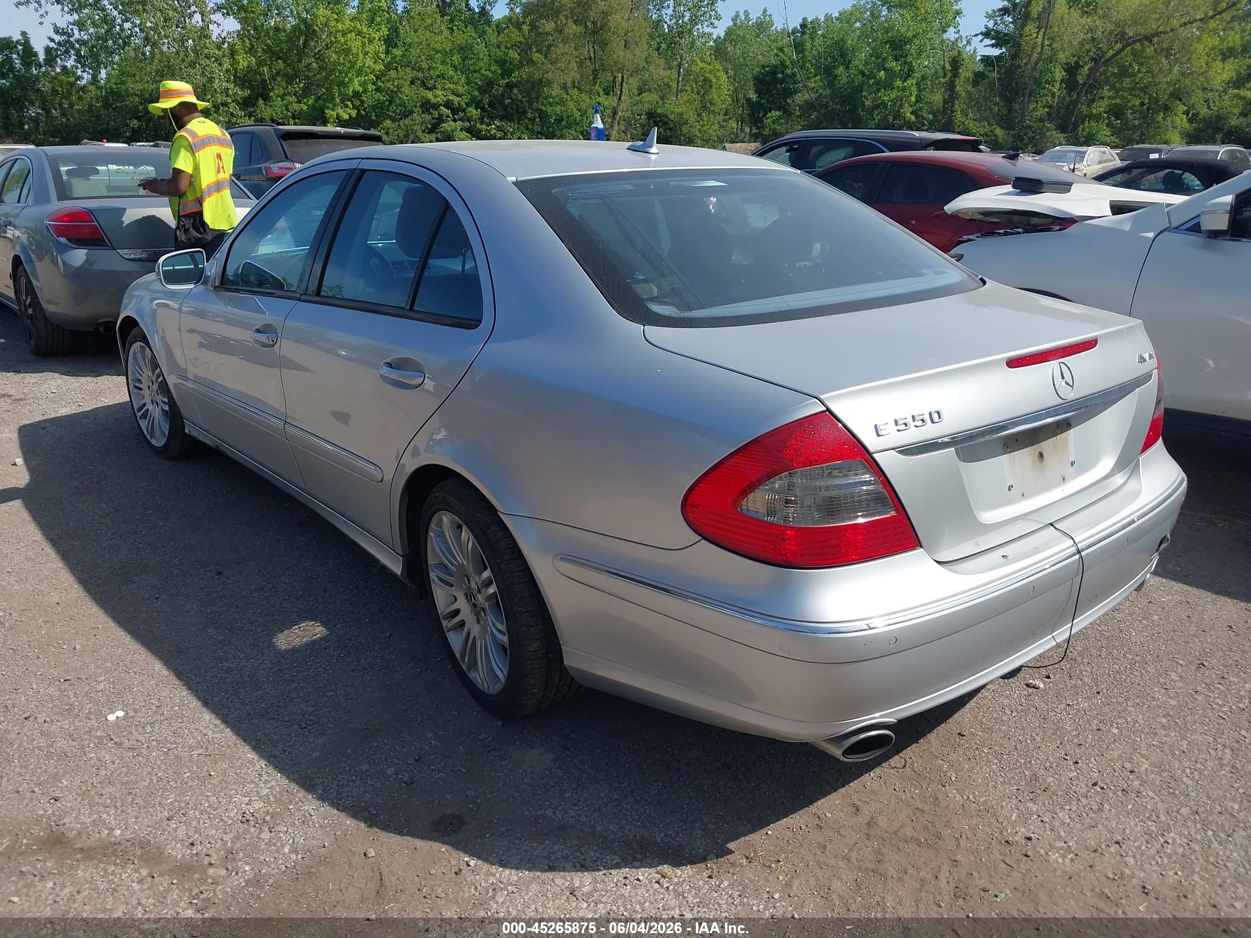 2007 Mercedes-benz E 550 4matic Silver vin: WDBUF90X77X212282
