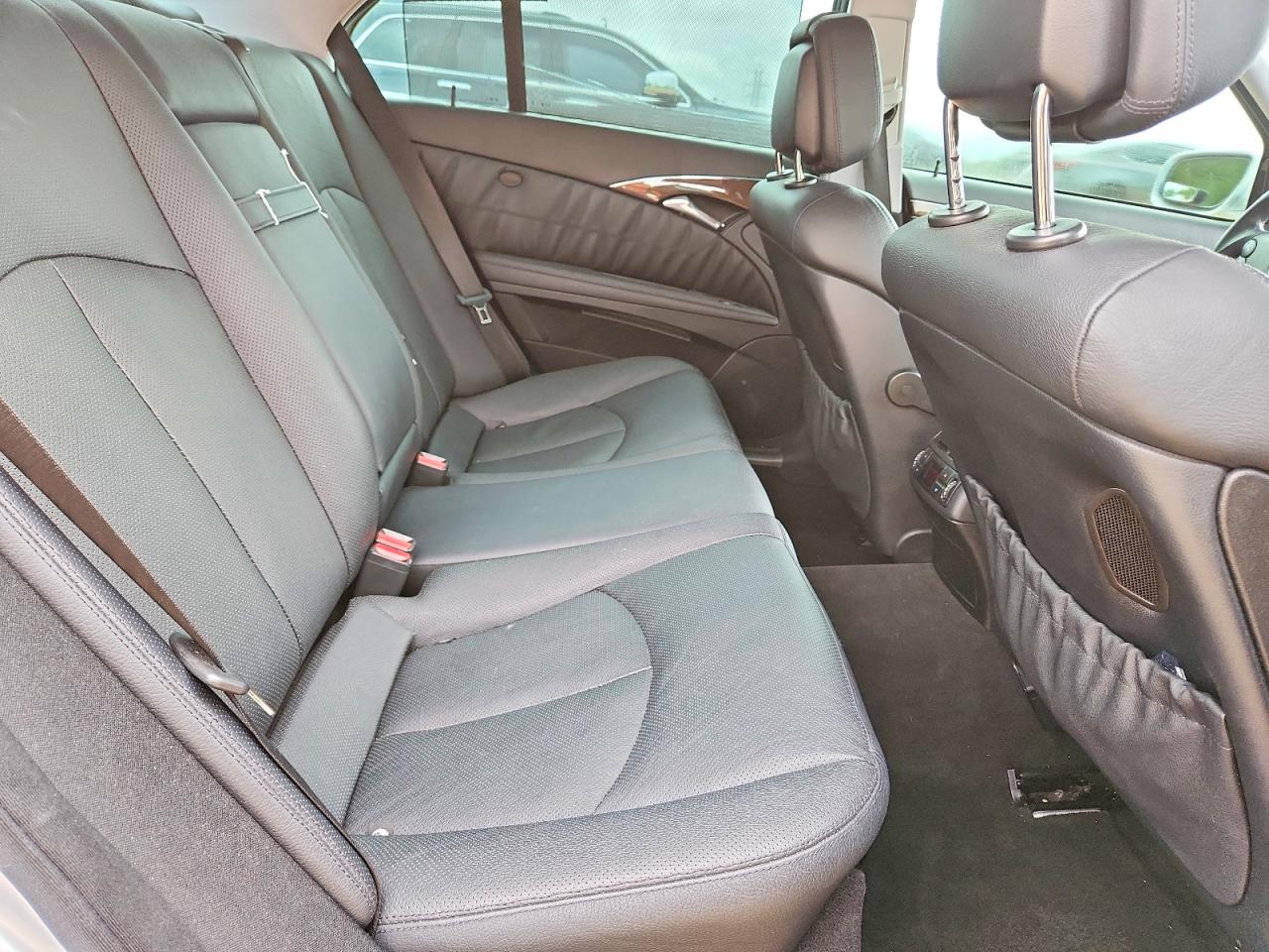 2009 Mercedes-benz E 550 4matic Silver vin: WDBUF90X79B393173