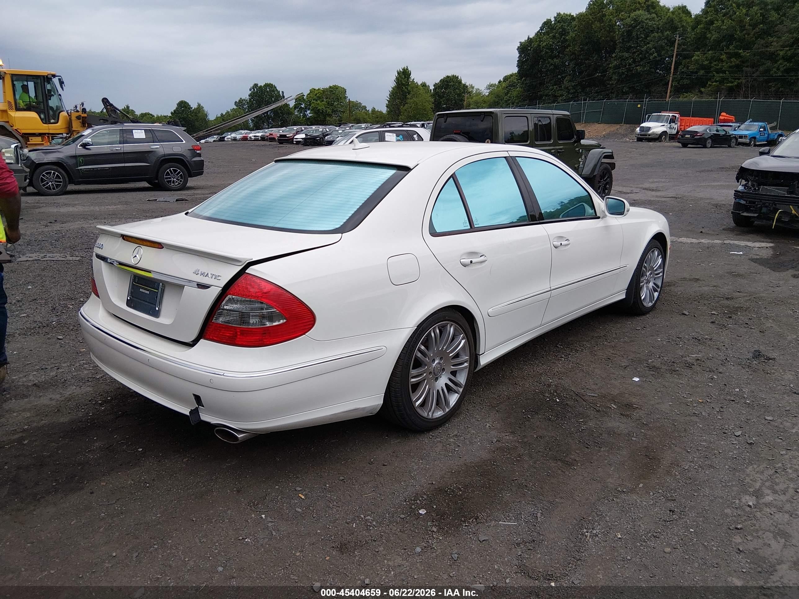 2008 Mercedes-benz E 550 4matic Белый vin: WDBUF90XX8B337467
