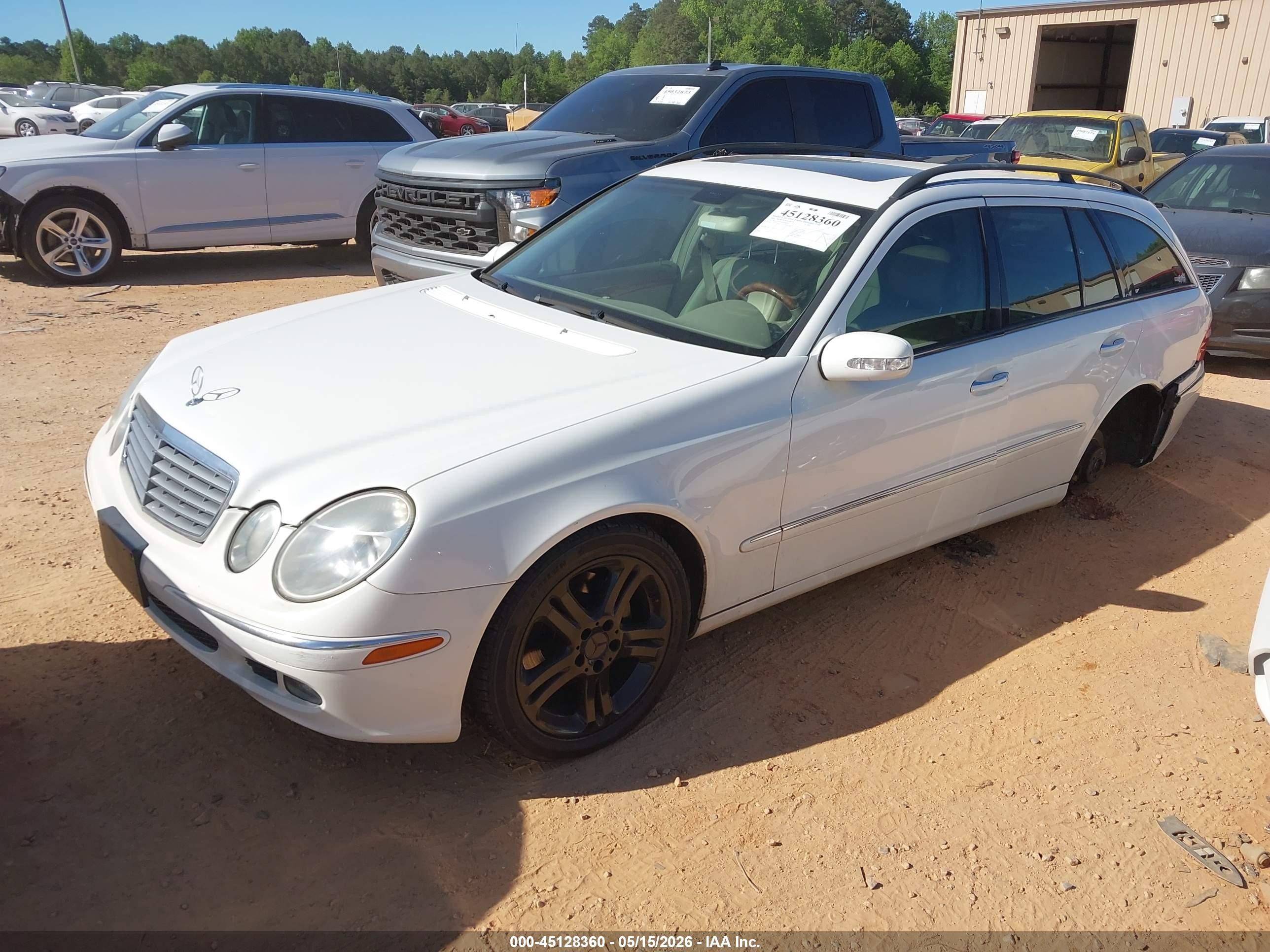 2006 Mercedes-benz E 350   White vin: WDBUH56J56A828859