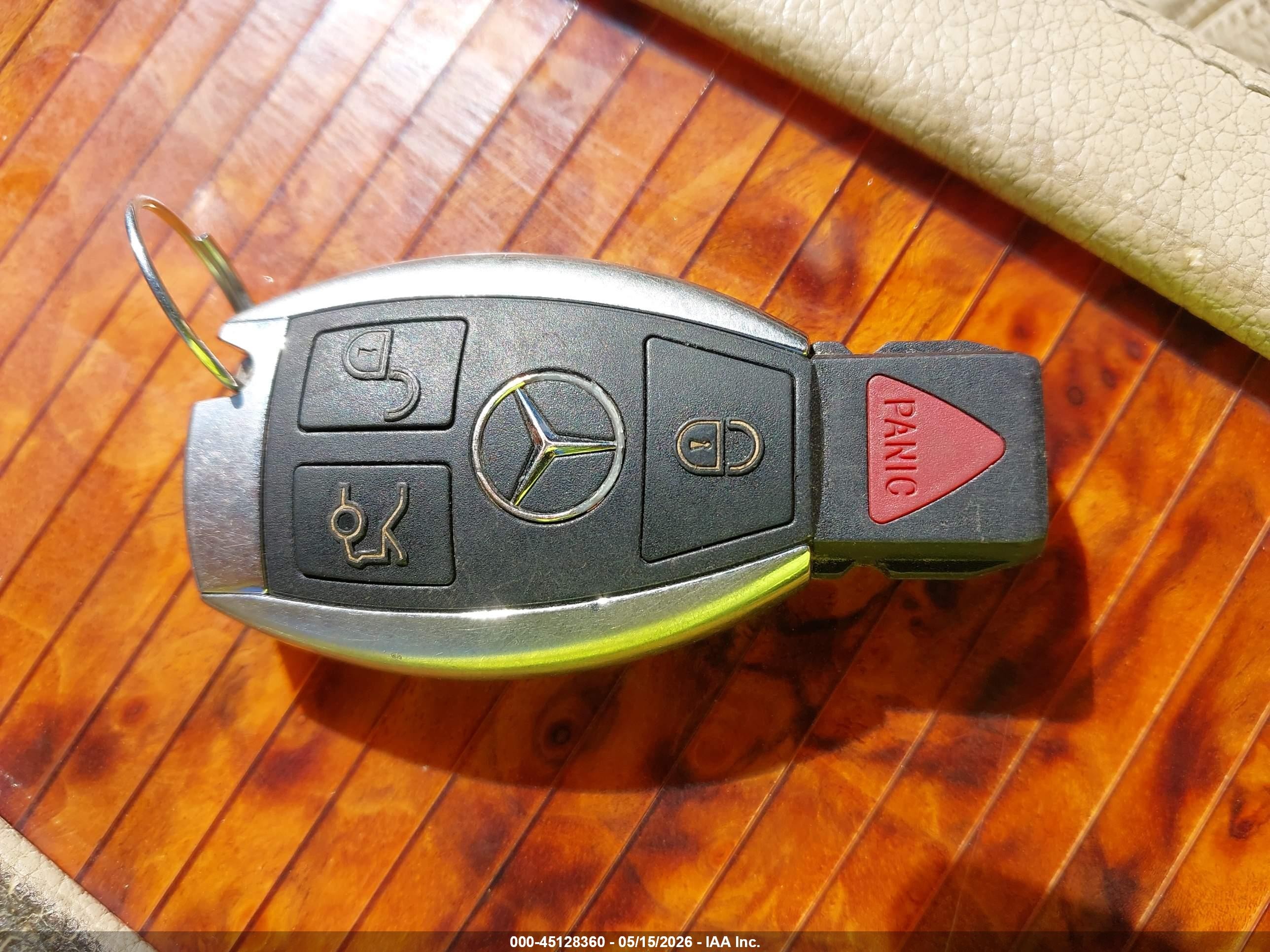 2006 Mercedes-benz E 350   White vin: WDBUH56J56A828859