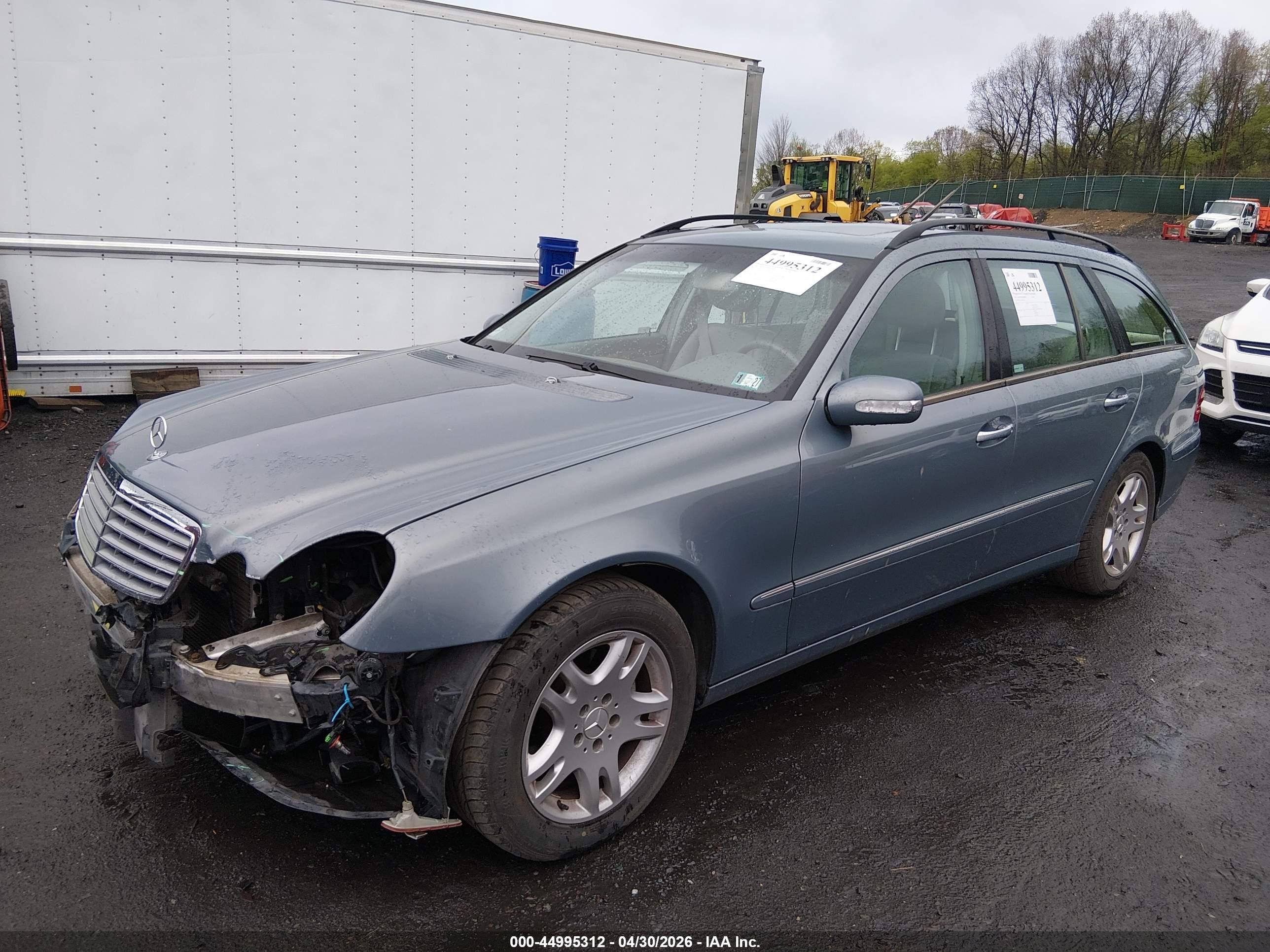 2005 Mercedes-benz E 320   Blue vin: WDBUH65J05A635072