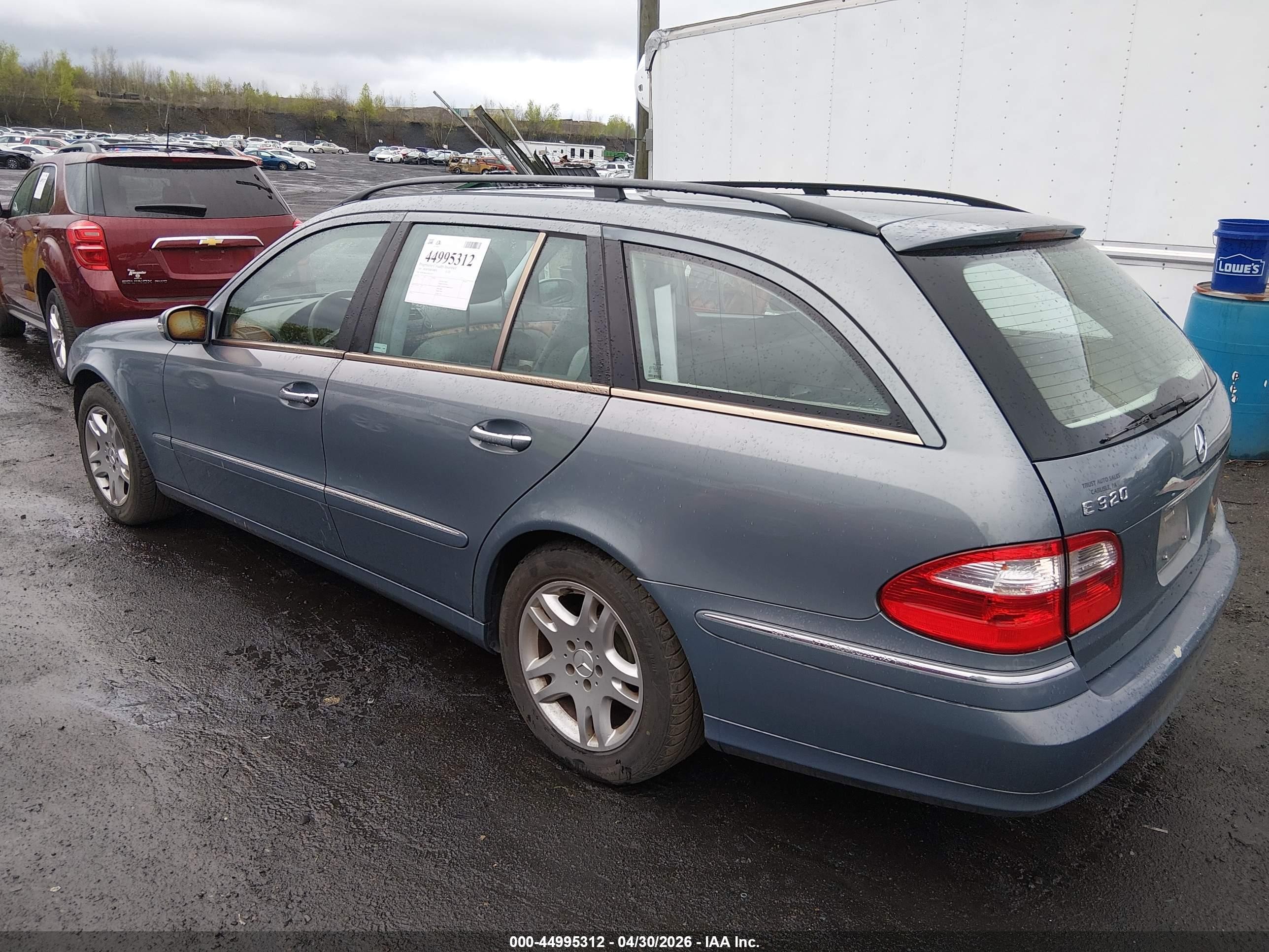 2005 Mercedes-benz E 320   Blue vin: WDBUH65J05A635072