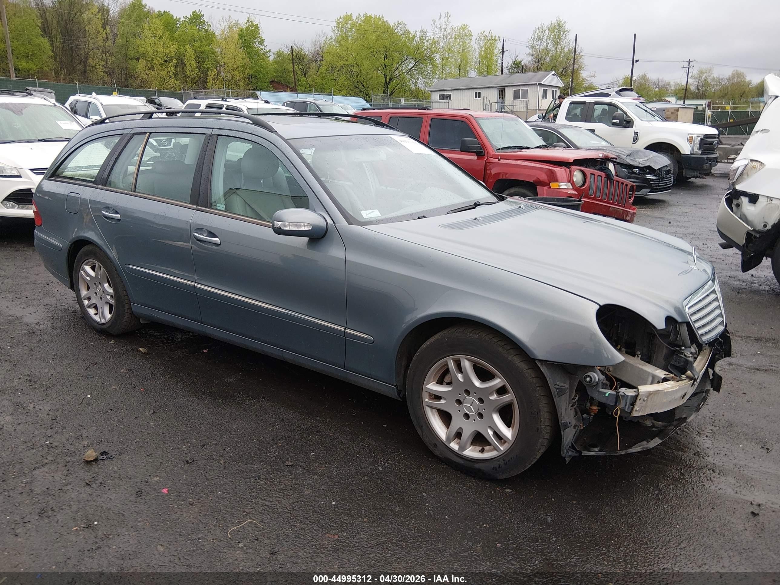 2005 Mercedes-benz E 320   Blue vin: WDBUH65J05A635072