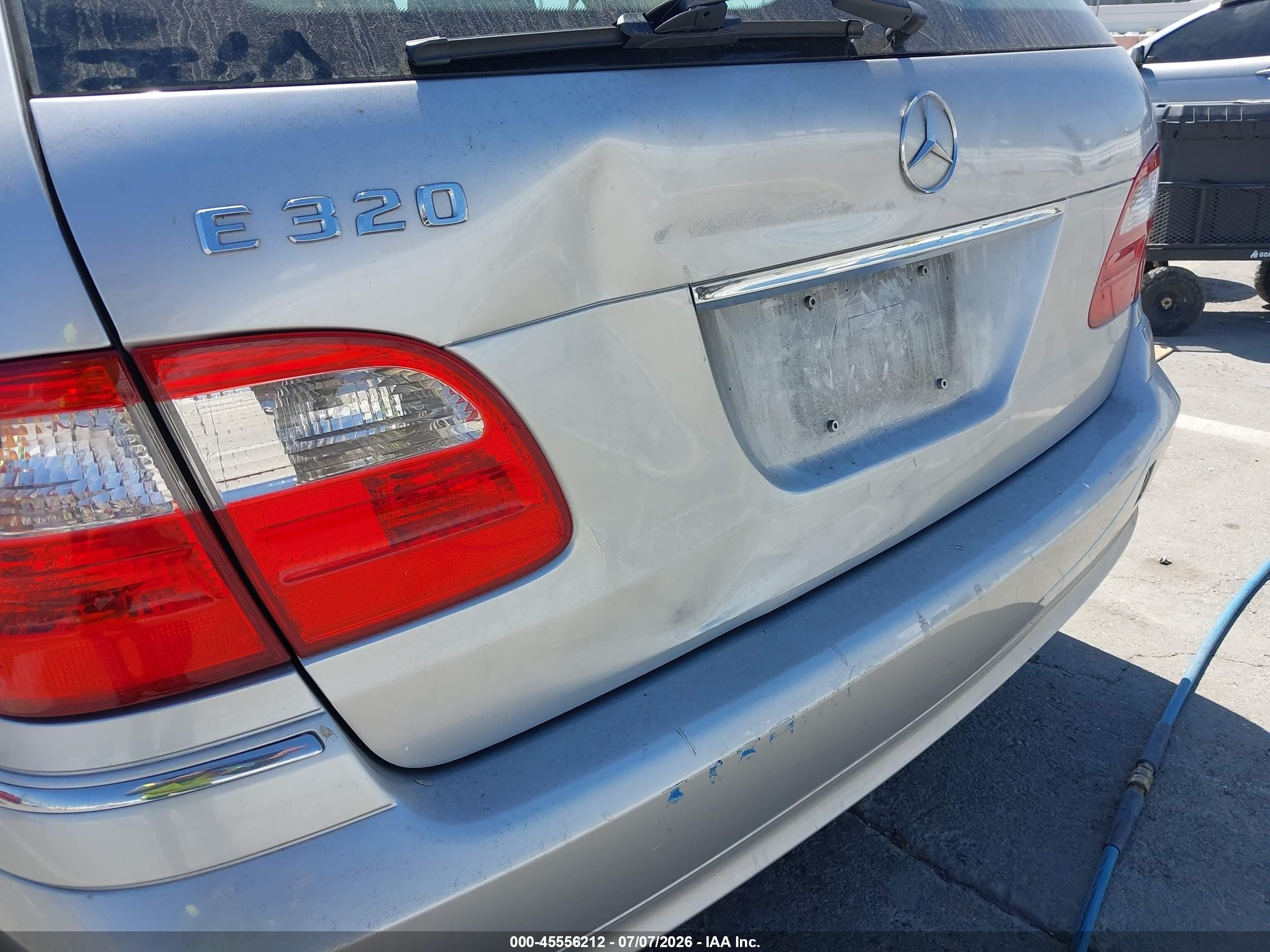 2004 Mercedes-benz E 320   Silver vin: WDBUH65J14A544388