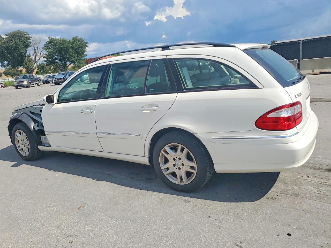 2004 Mercedes-benz E 320 White vin: WDBUH65J14A544780