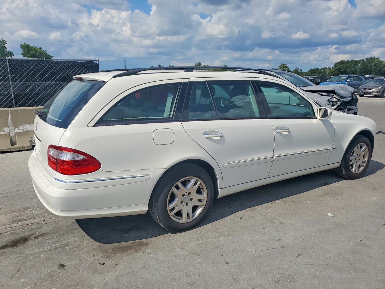 2004 Mercedes-benz E 320 White vin: WDBUH65J14A544780