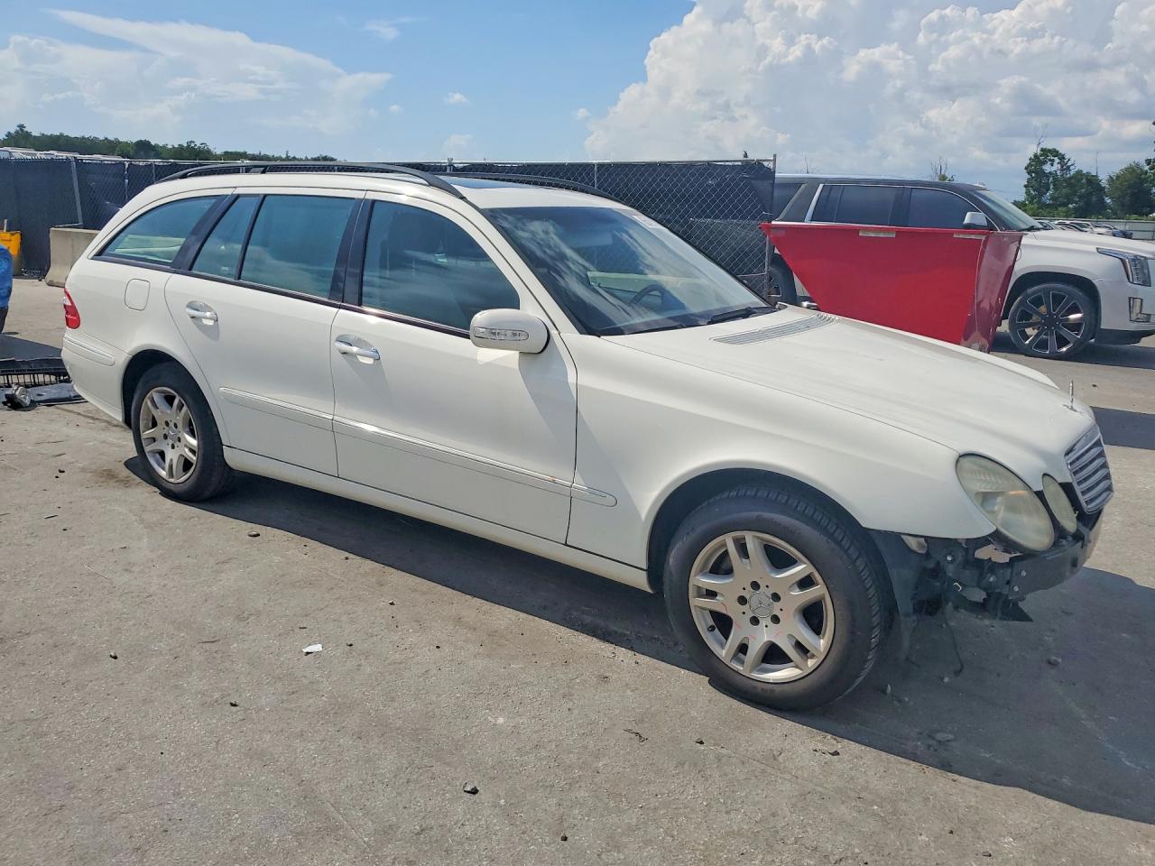 2004 Mercedes-benz E 320 White vin: WDBUH65J14A544780