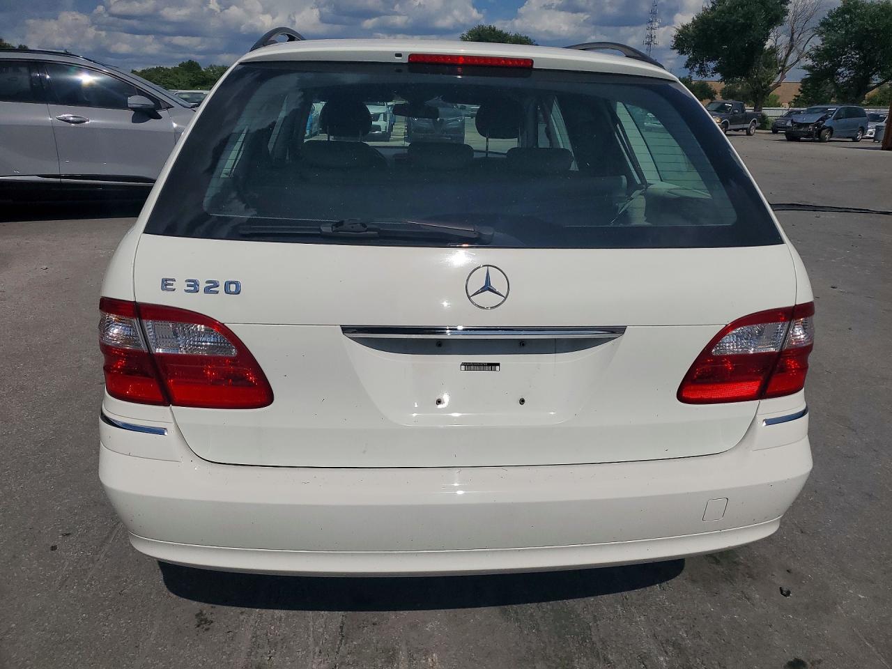 2004 Mercedes-benz E 320 White vin: WDBUH65J14A544780
