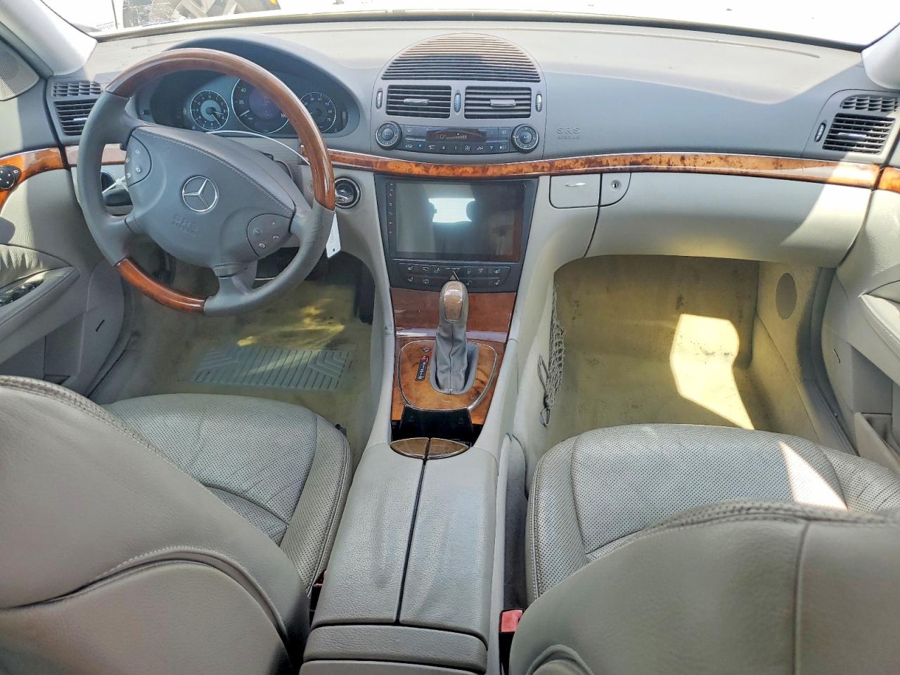 2004 Mercedes-benz E 320 White vin: WDBUH65J14A544780