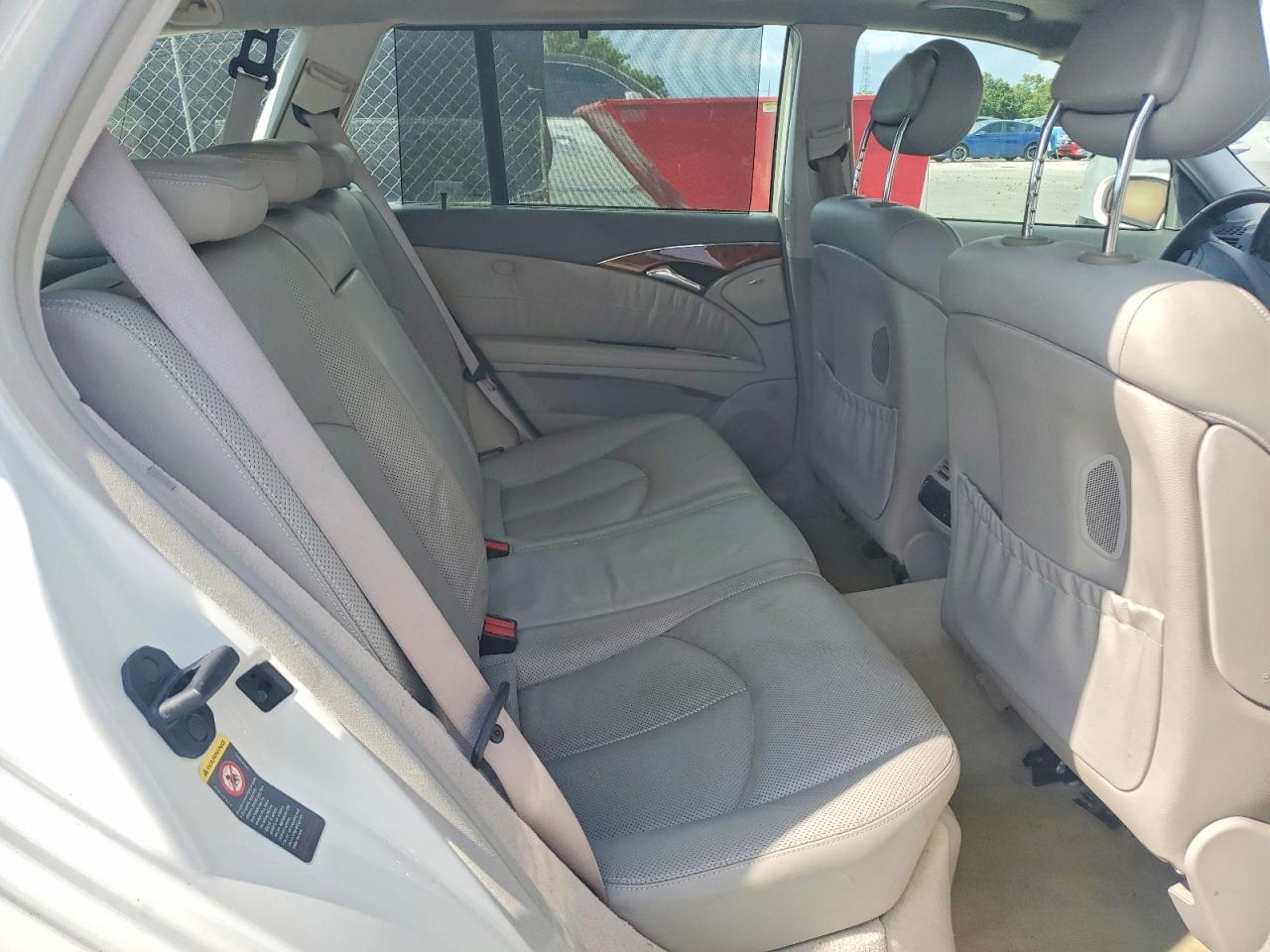 2004 Mercedes-benz E 320 White vin: WDBUH65J14A544780
