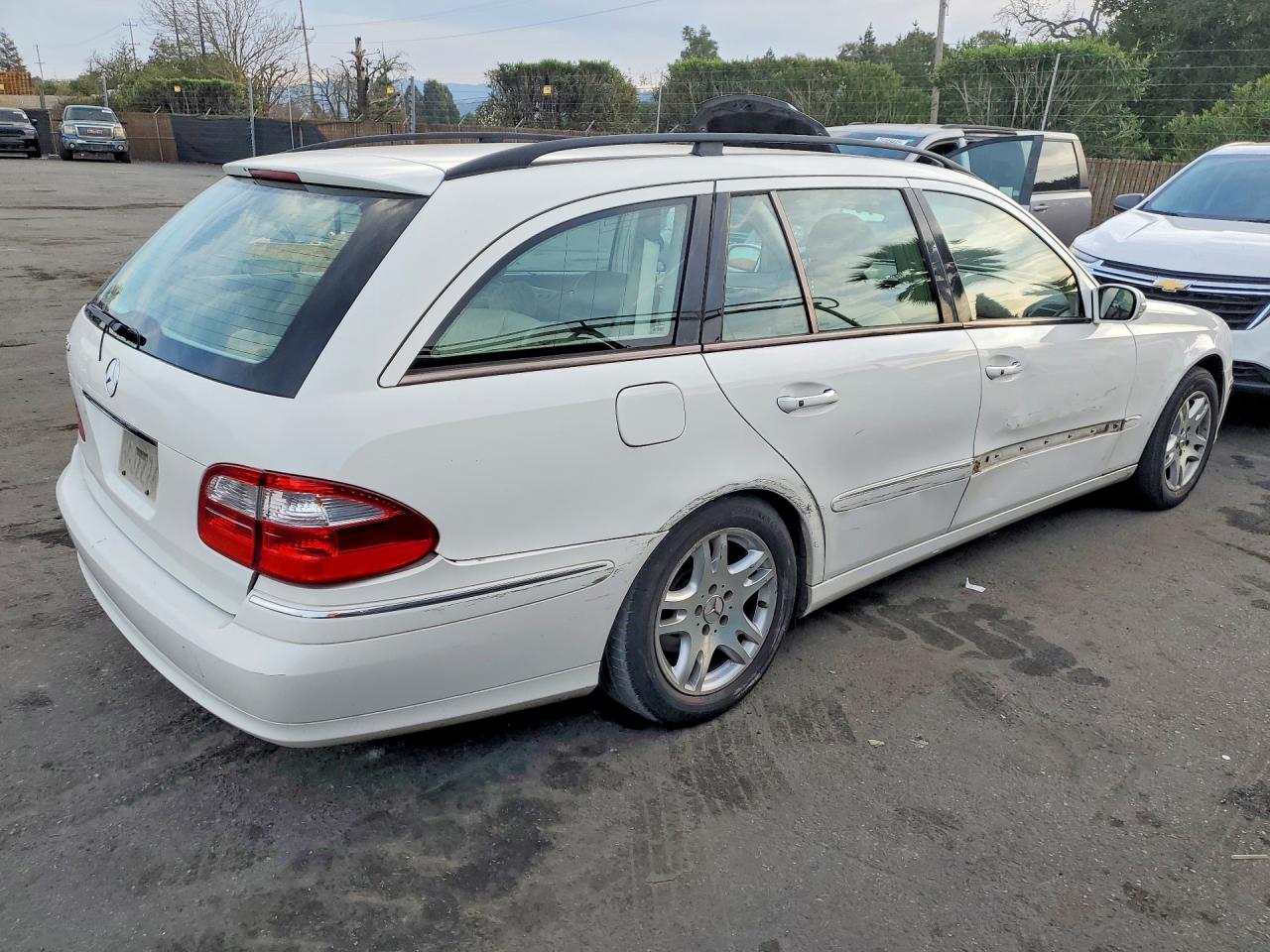 2004 Mercedes-benz E 320 White vin: WDBUH65JX4A481968