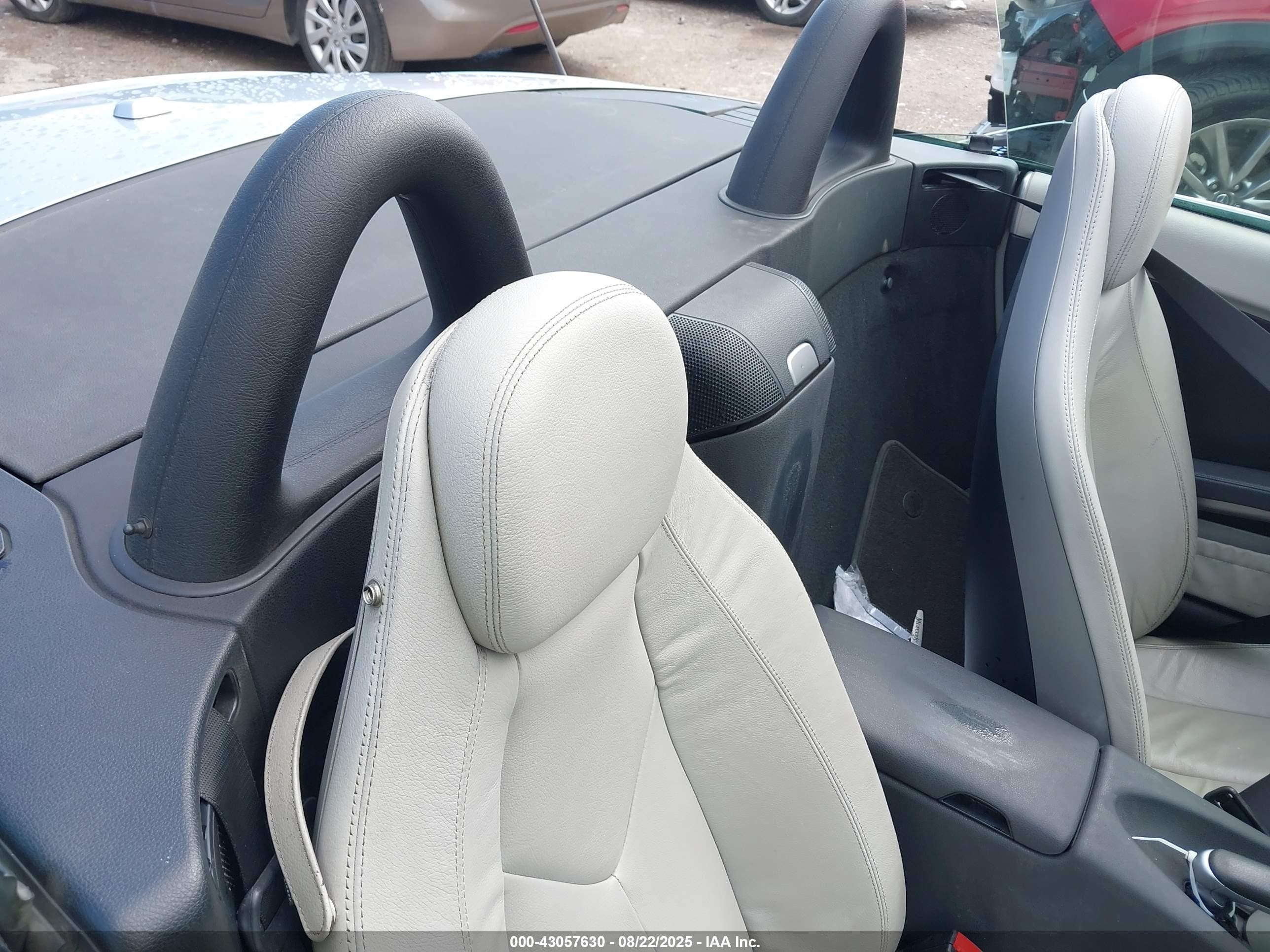 2009 Mercedes-benz Slk 300   Silver vin: WDBWK54F09F191895