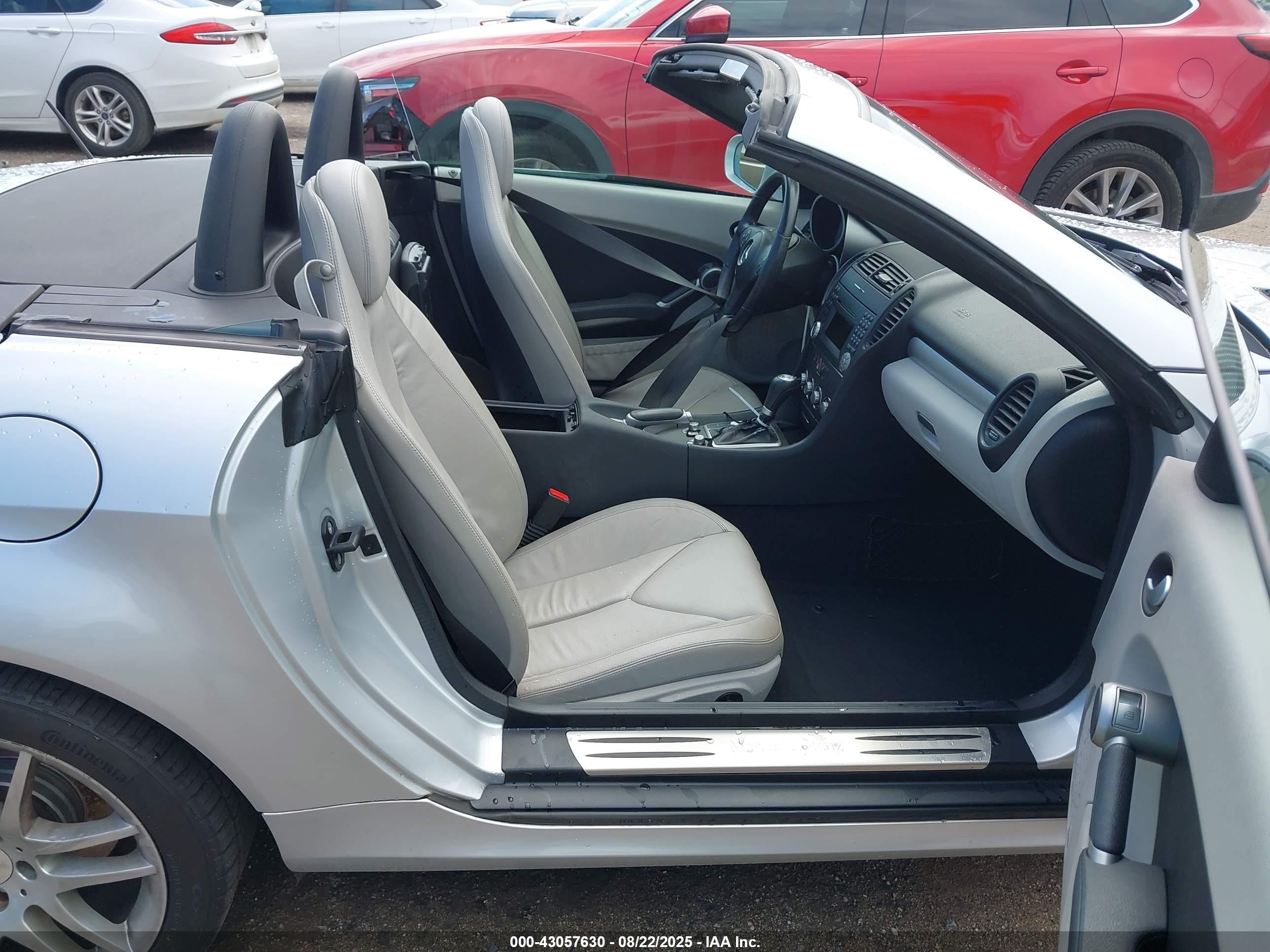 2009 Mercedes-benz Slk 300   Silver vin: WDBWK54F09F191895
