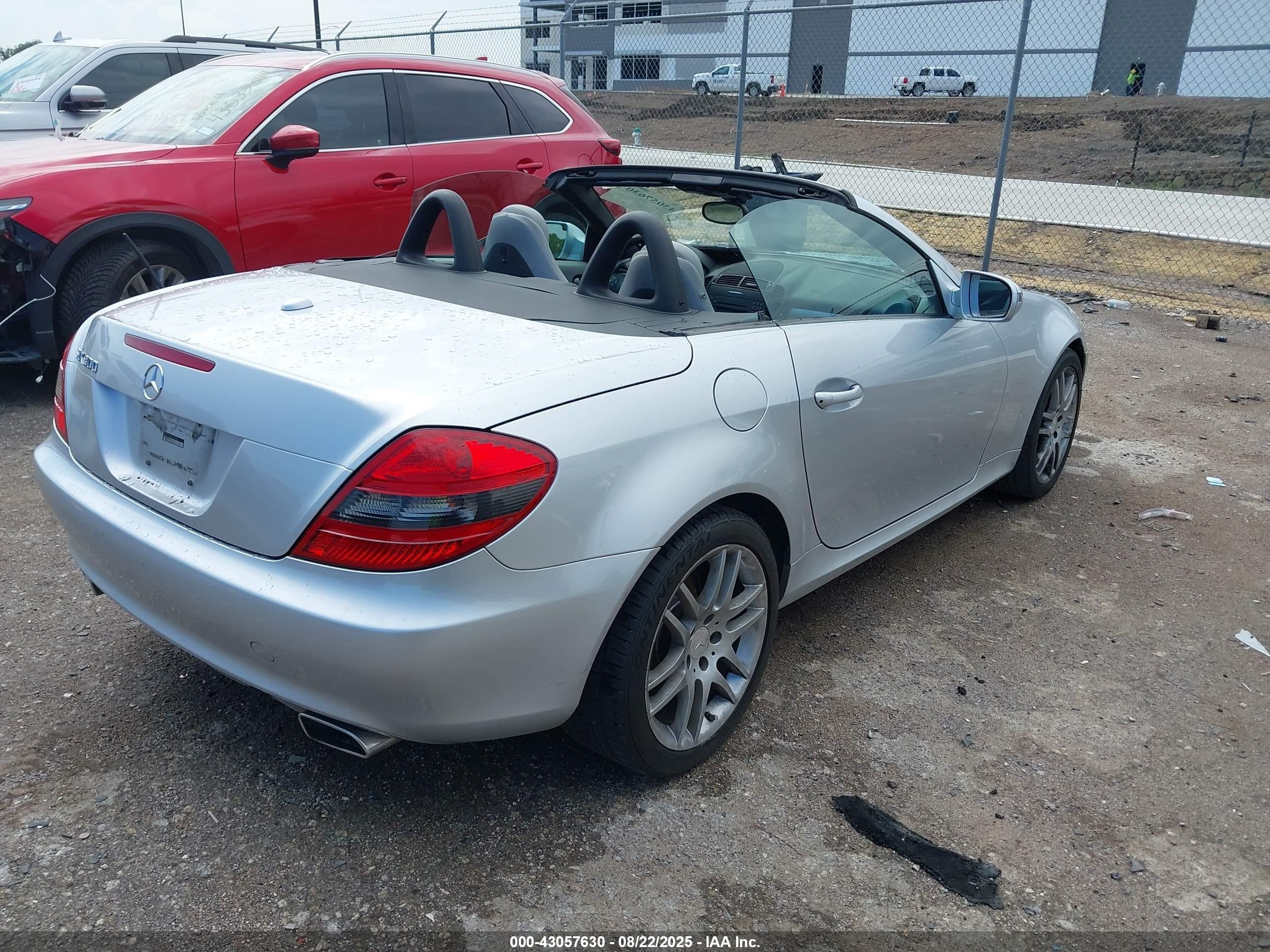 2009 Mercedes-benz Slk 300   Silver vin: WDBWK54F09F191895