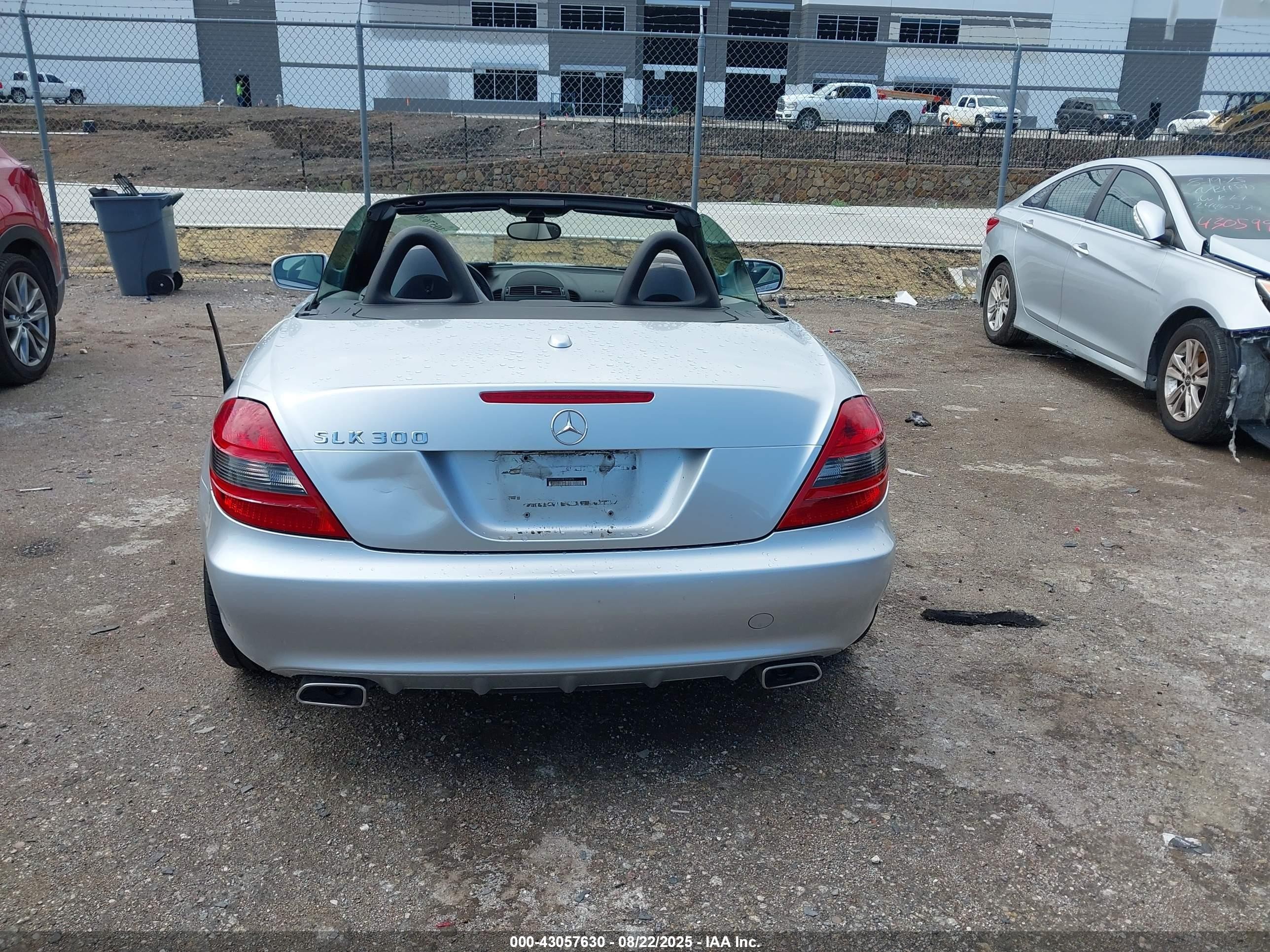 2009 Mercedes-benz Slk 300   Silver vin: WDBWK54F09F191895