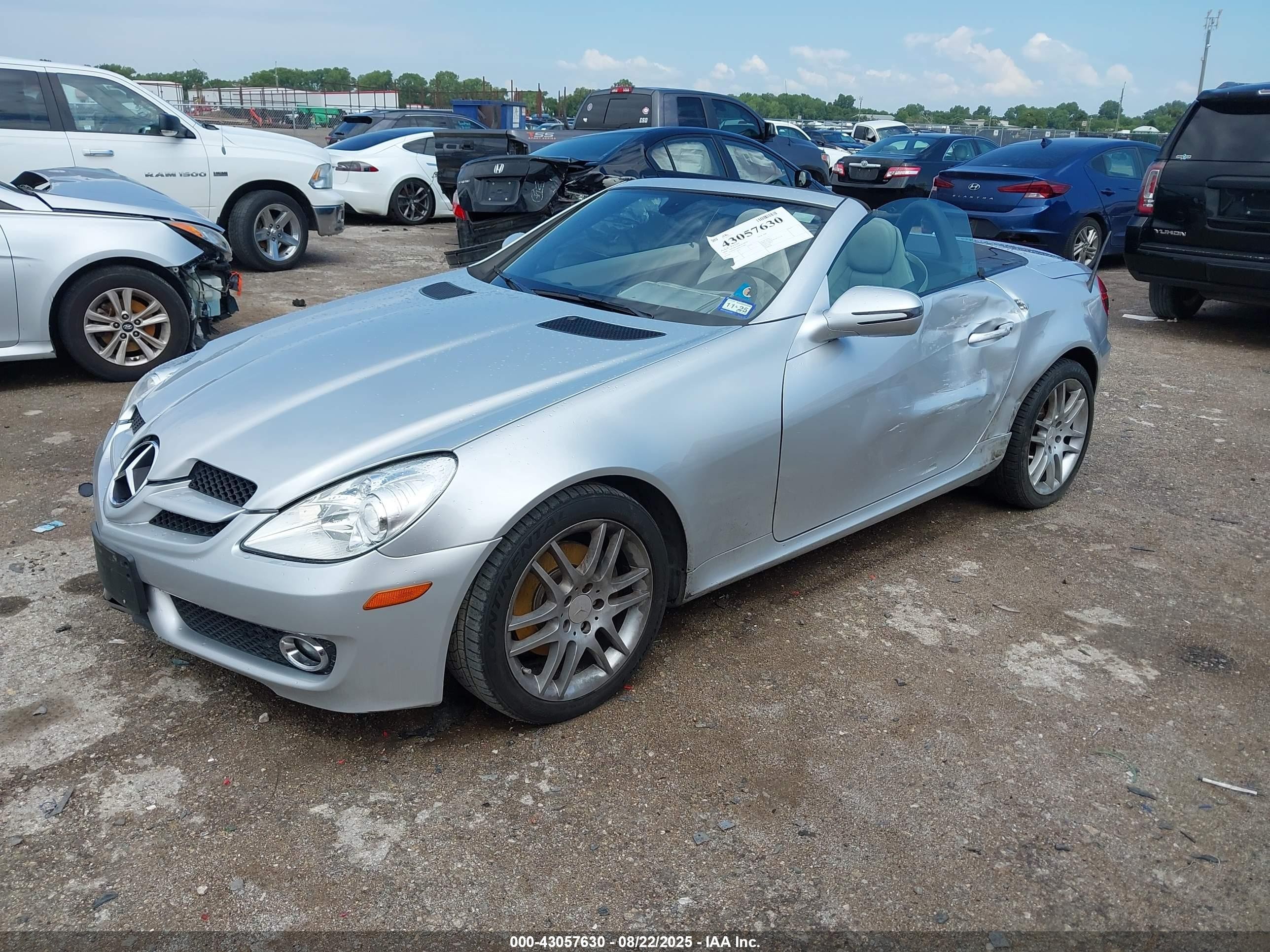 2009 Mercedes-benz Slk 300   Silver vin: WDBWK54F09F191895
