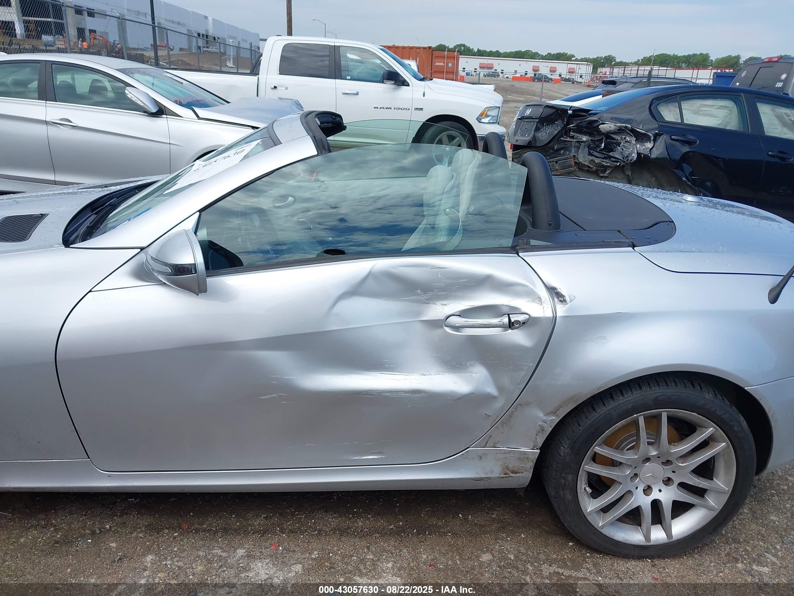 2009 Mercedes-benz Slk 300   Silver vin: WDBWK54F09F191895
