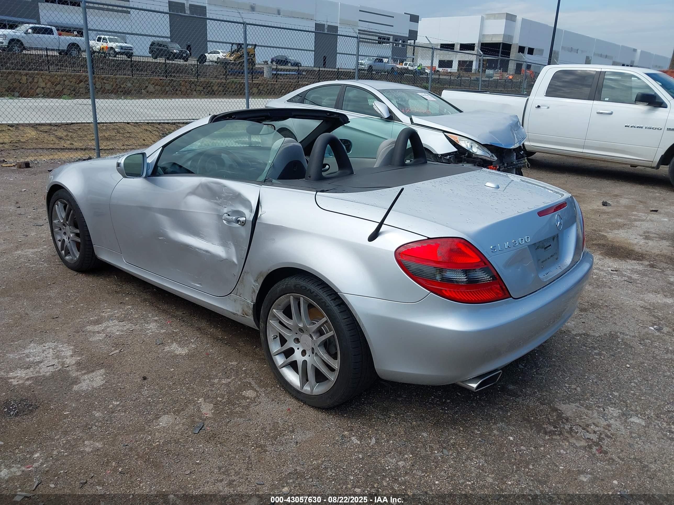 2009 Mercedes-benz Slk 300   Silver vin: WDBWK54F09F191895