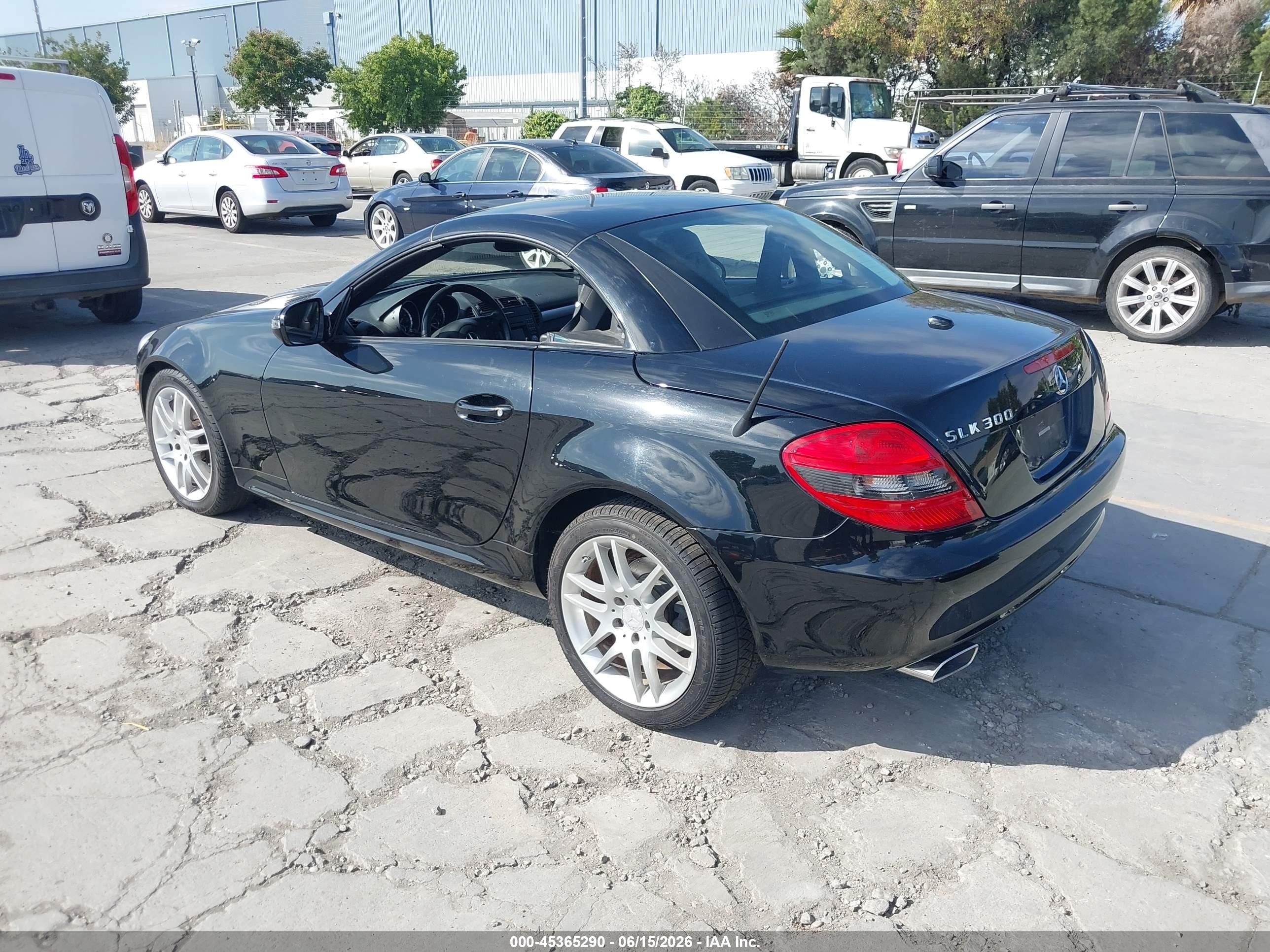 2009 Mercedes-benz Slk 300   Black vin: WDBWK54F09F192528