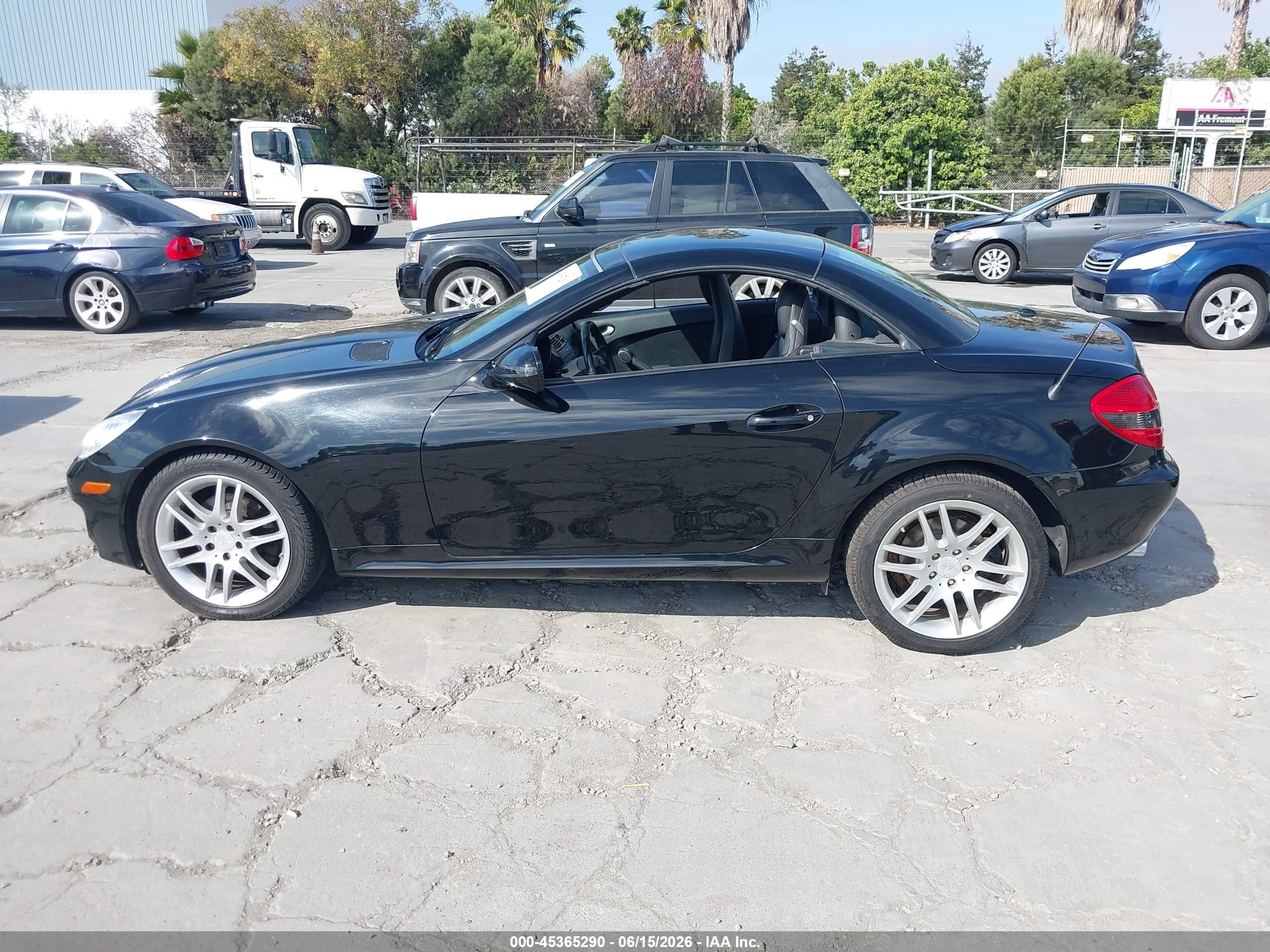 2009 Mercedes-benz Slk 300   Black vin: WDBWK54F09F192528